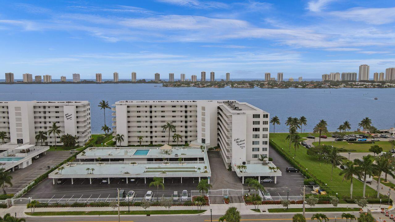 LAKE HARBOUR TOWERS CONDO - Residential