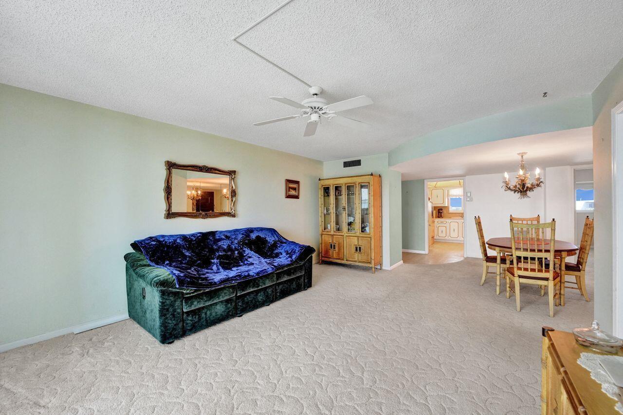 LAKE HARBOUR TOWERS CONDO - Residential