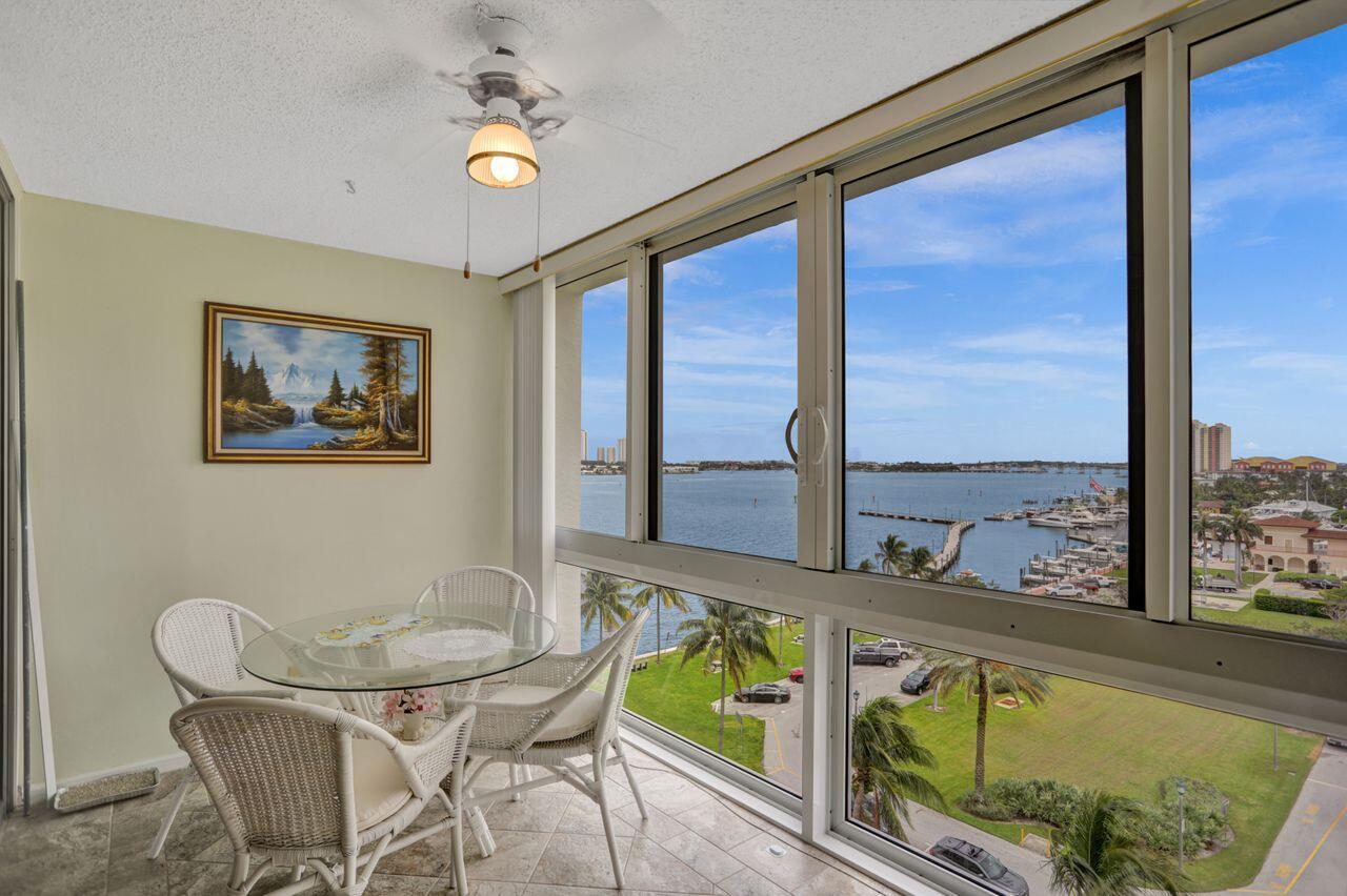 LAKE HARBOUR TOWERS CONDO - Residential