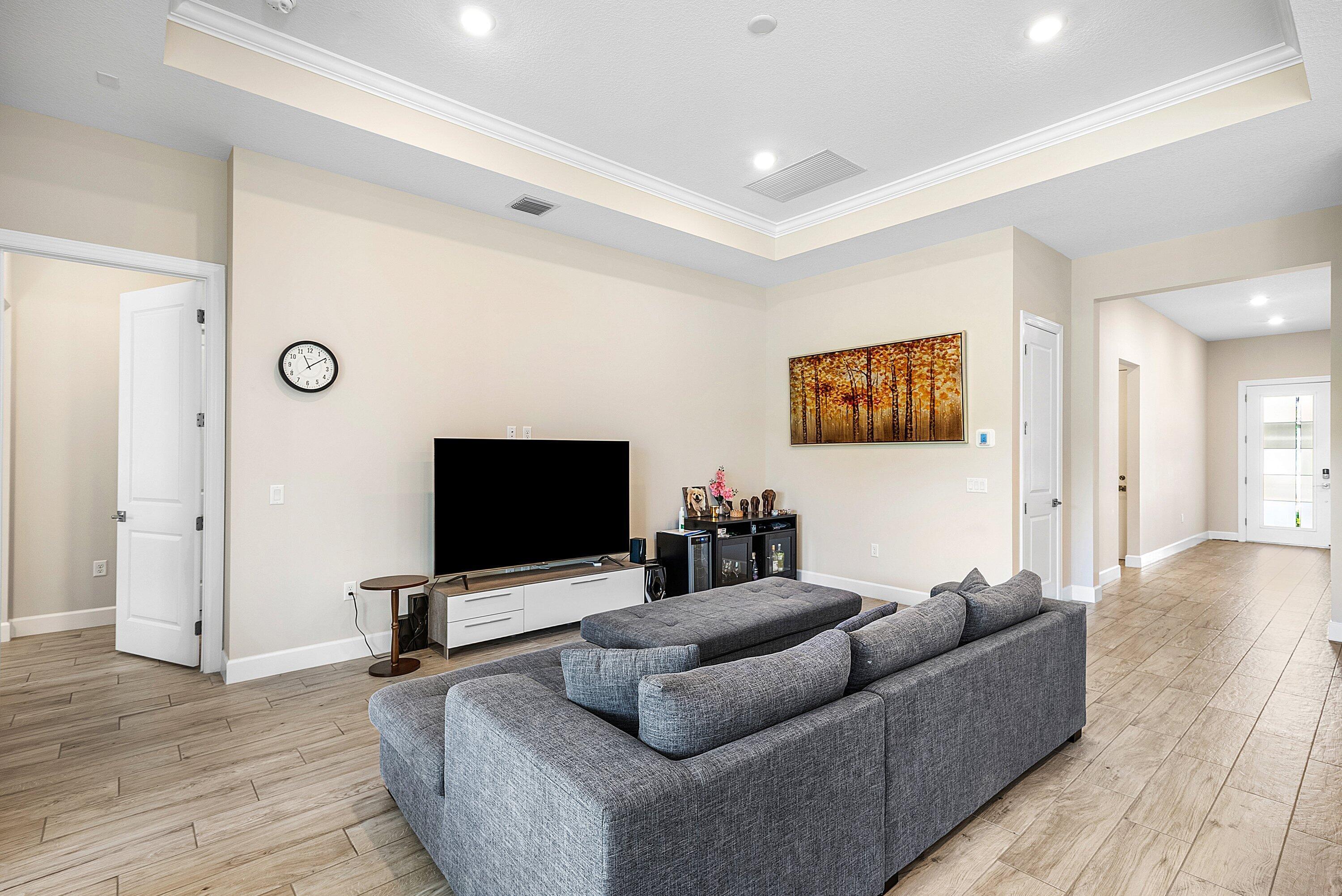 ENCLAVE AT SHERWOOD - Residential Lease