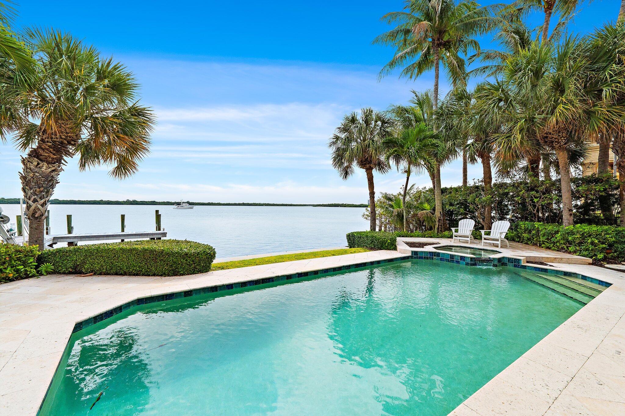 YACHT CLUB - Residential