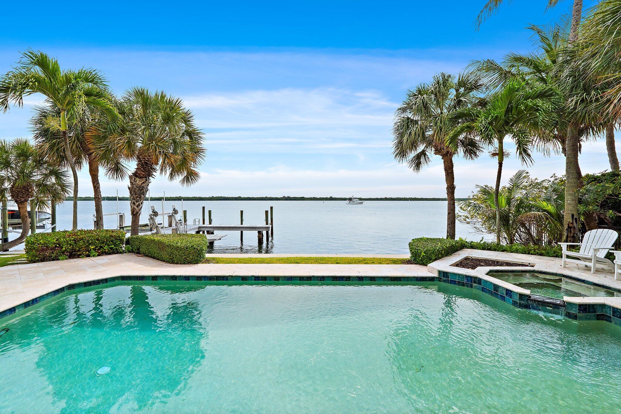 YACHT CLUB - Residential