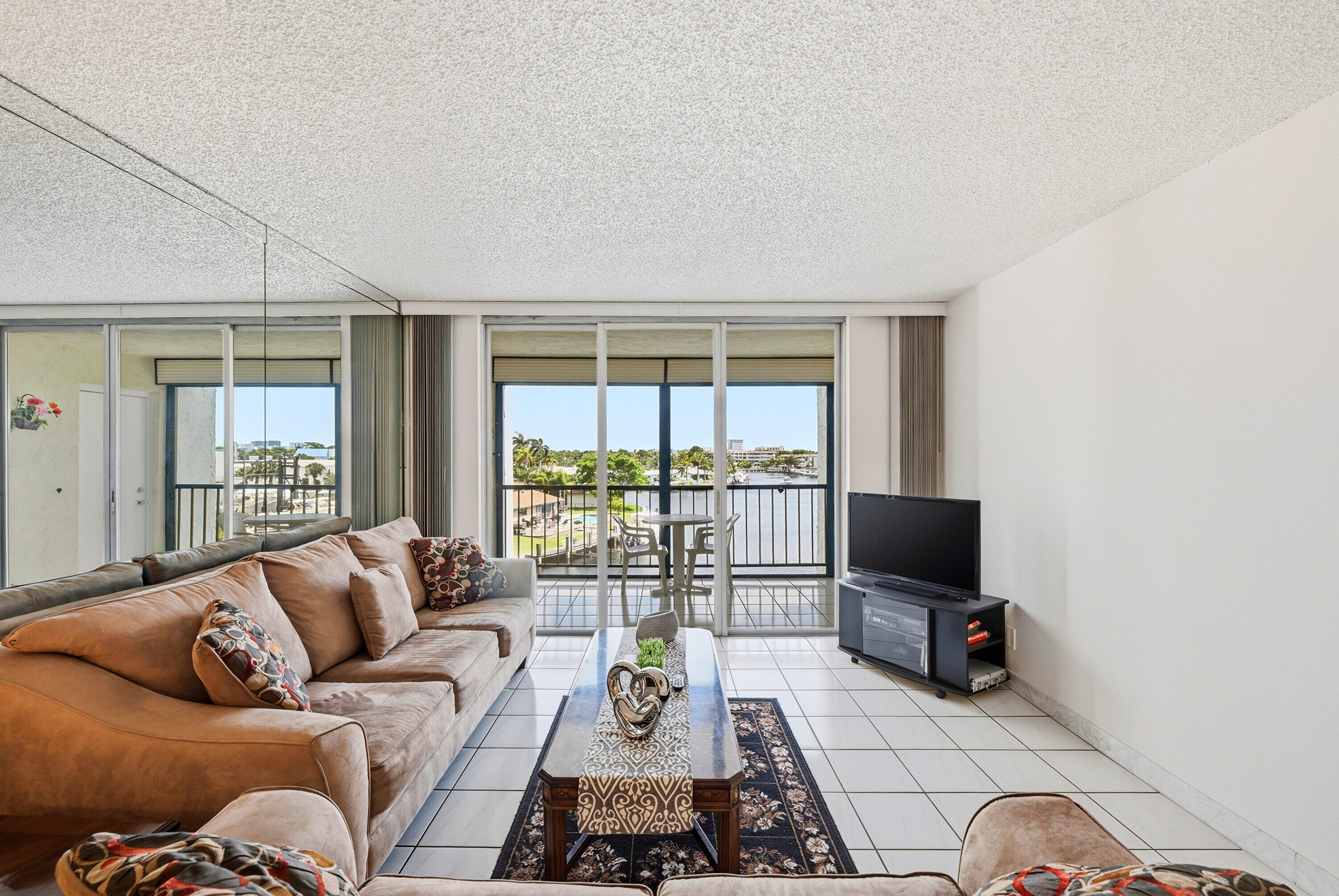 Island Club 4 - Residential