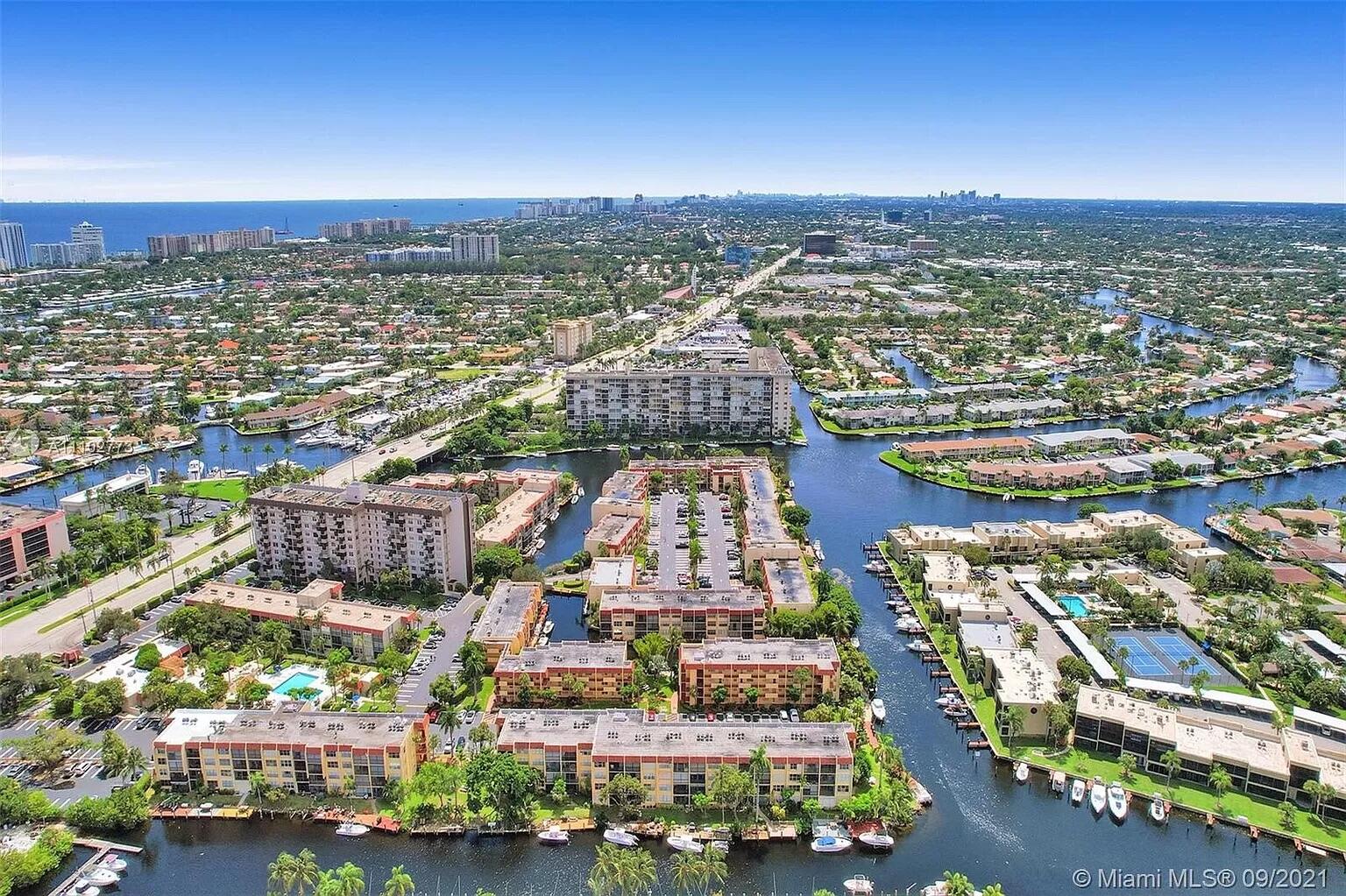 Island Club 4 - Residential