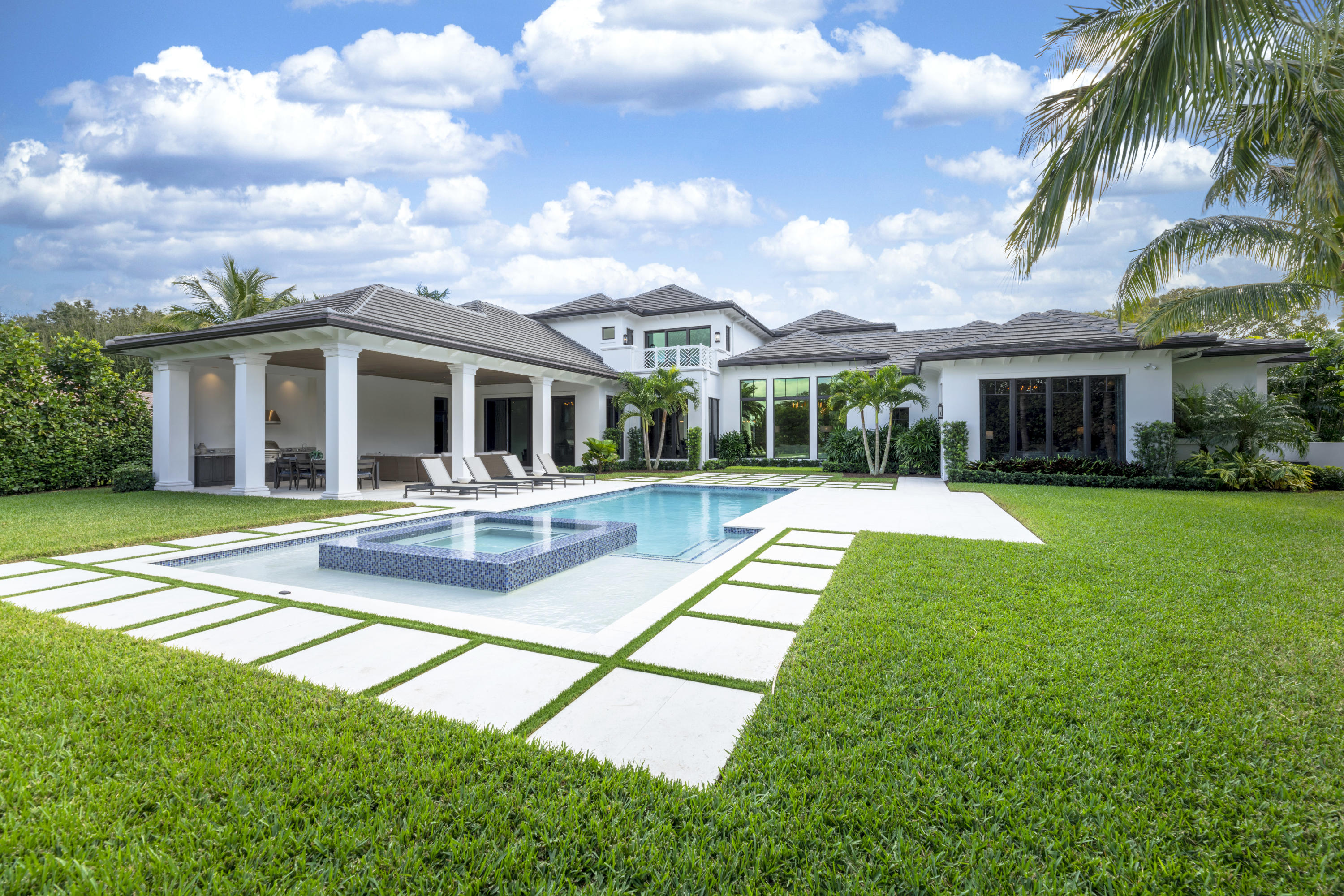 ADMIRALS COVE - Residential