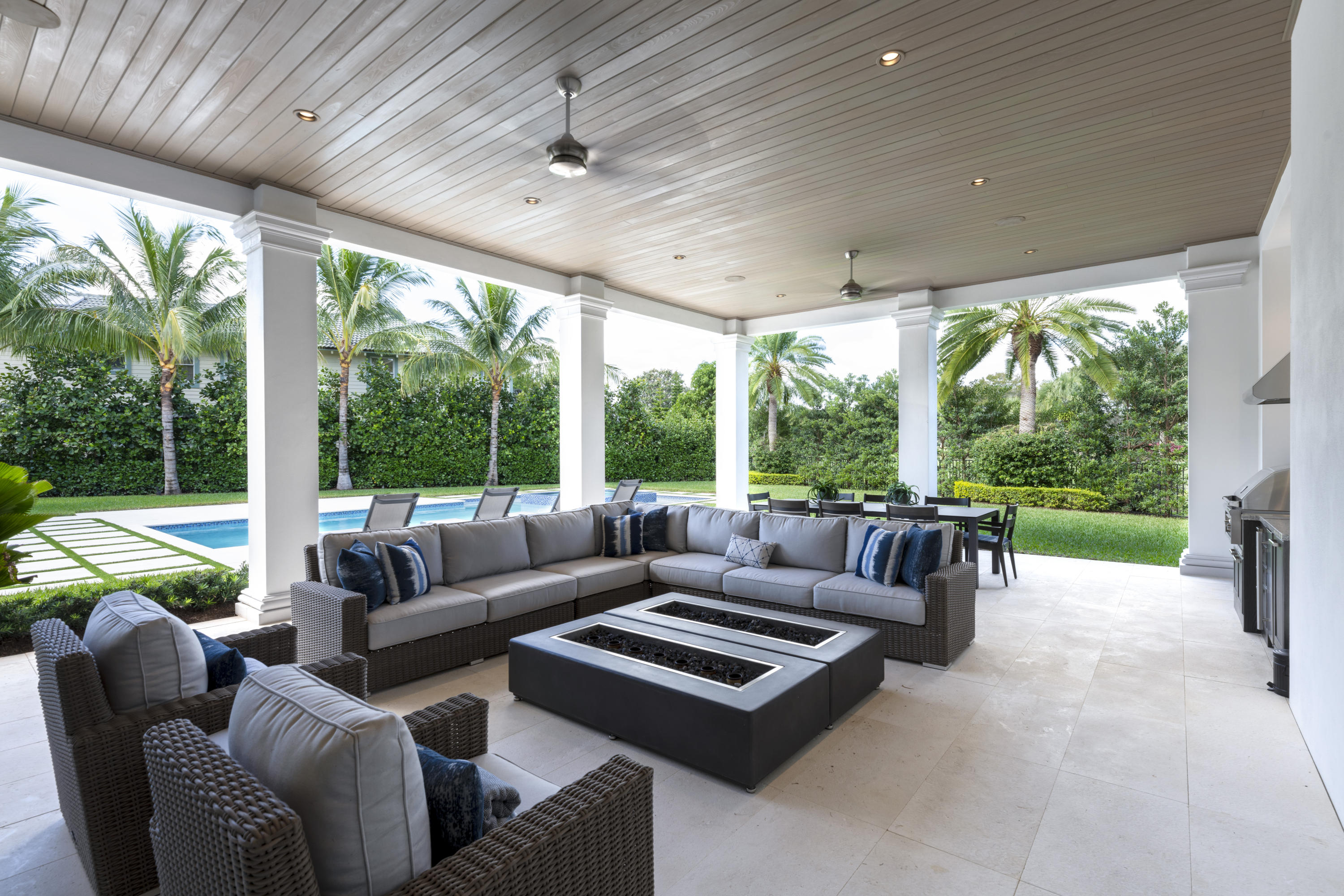 ADMIRALS COVE - Residential