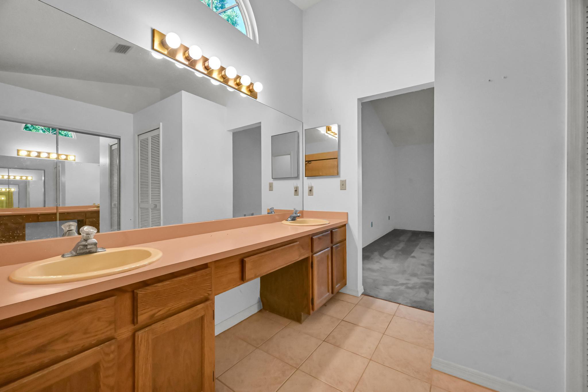 SEBASTIAN HIGHLANDS UNIT 10 - Residential