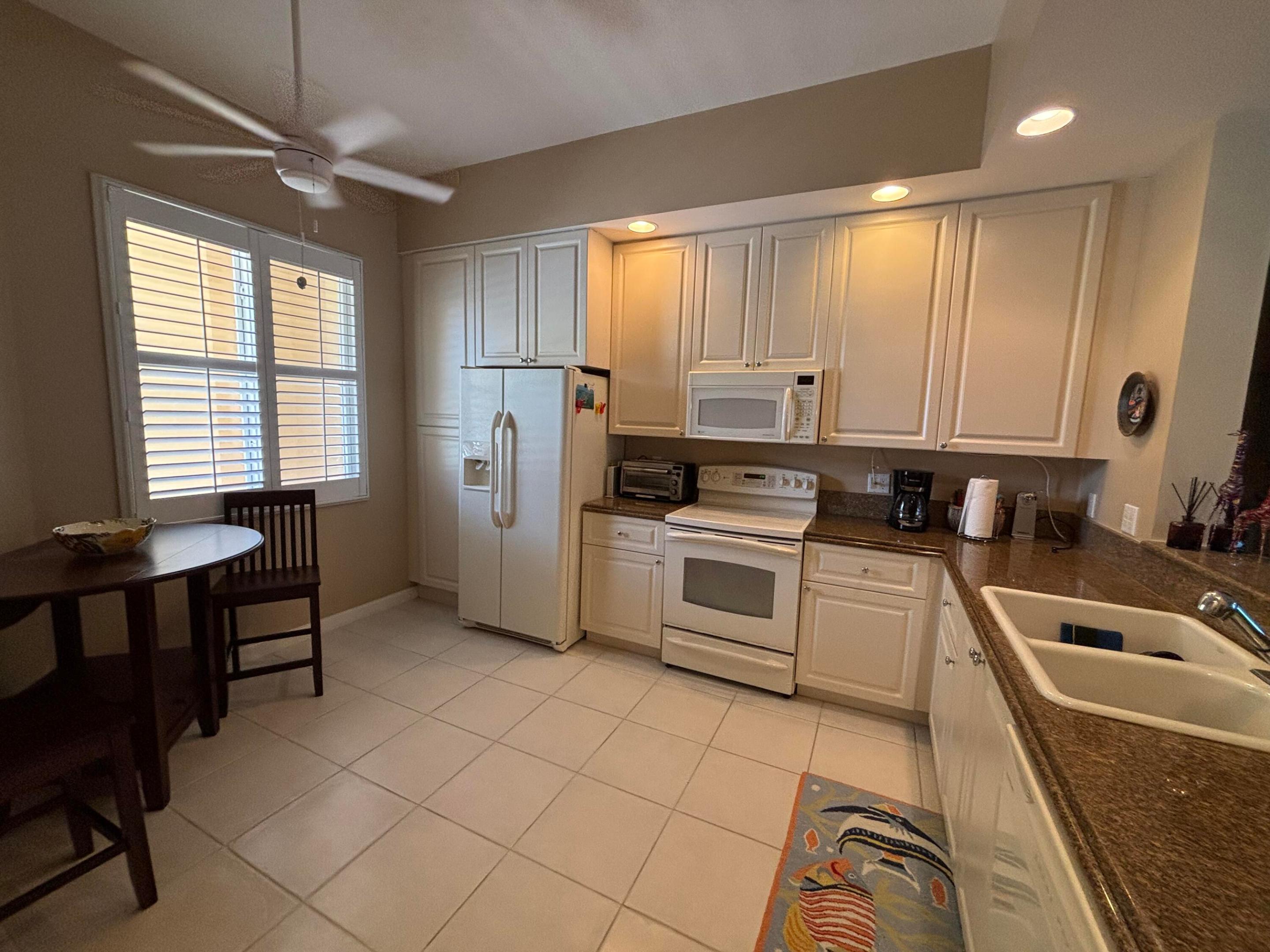 HARBOUR ISLE AT HUTCHINSON ISLAND - Residential Lease