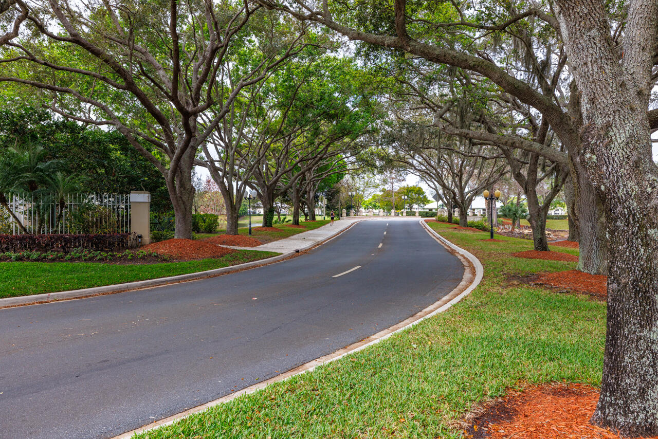 THE MEADOWS AT MARTIN DOWNS - Residential Lease