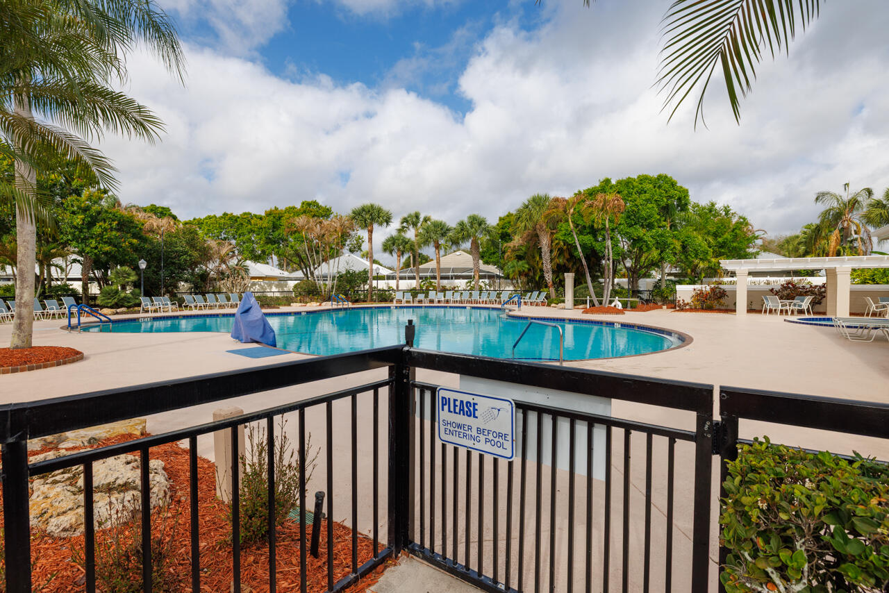 THE MEADOWS AT MARTIN DOWNS - Residential Lease
