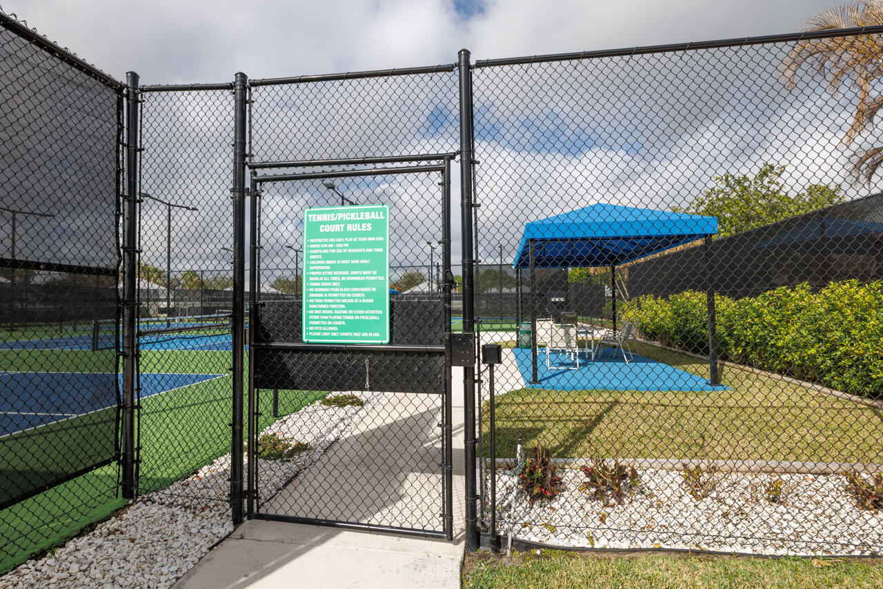 THE MEADOWS AT MARTIN DOWNS - Residential Lease
