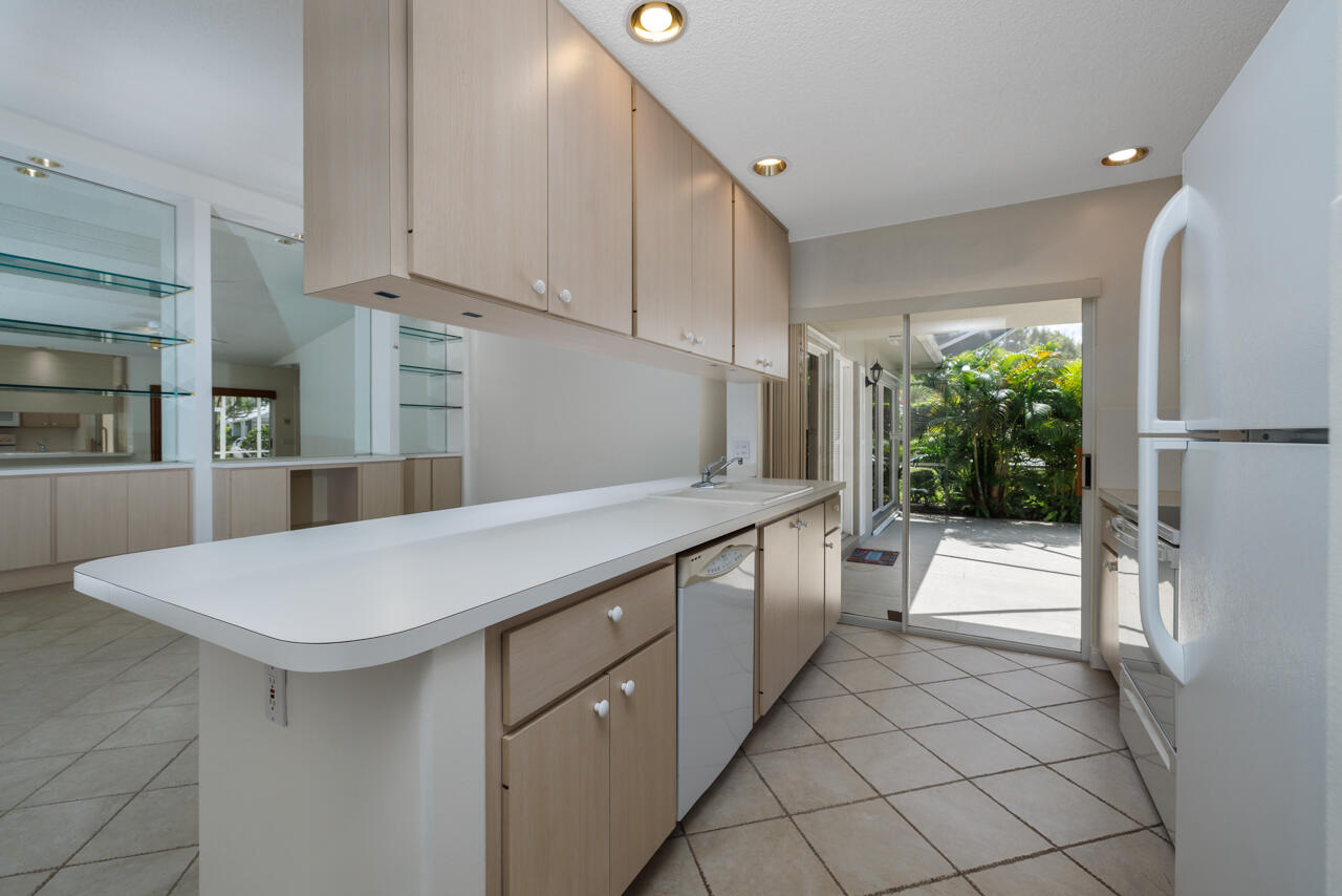 THE MEADOWS AT MARTIN DOWNS - Residential Lease