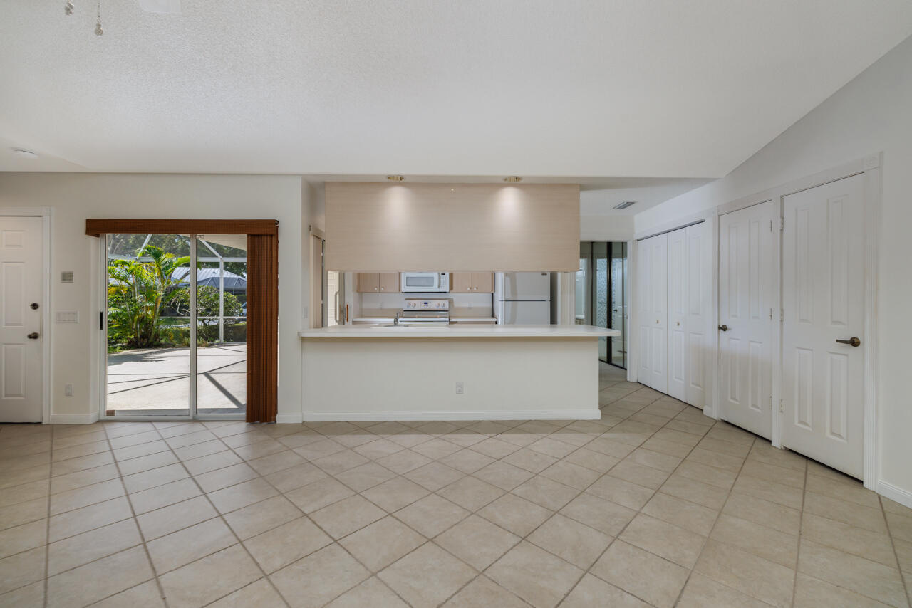 THE MEADOWS AT MARTIN DOWNS - Residential Lease