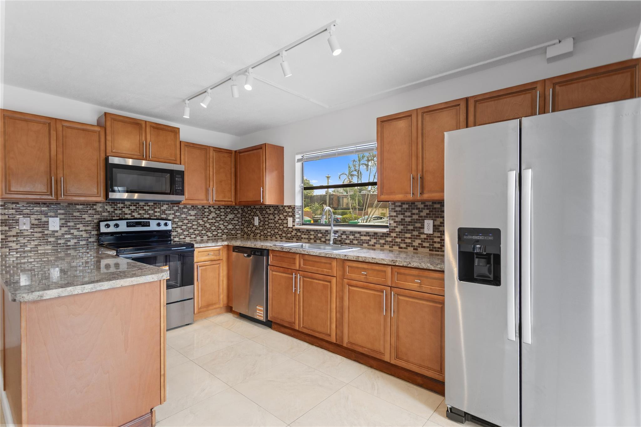 VILLAS AT WOODLAND GREENS - Residential