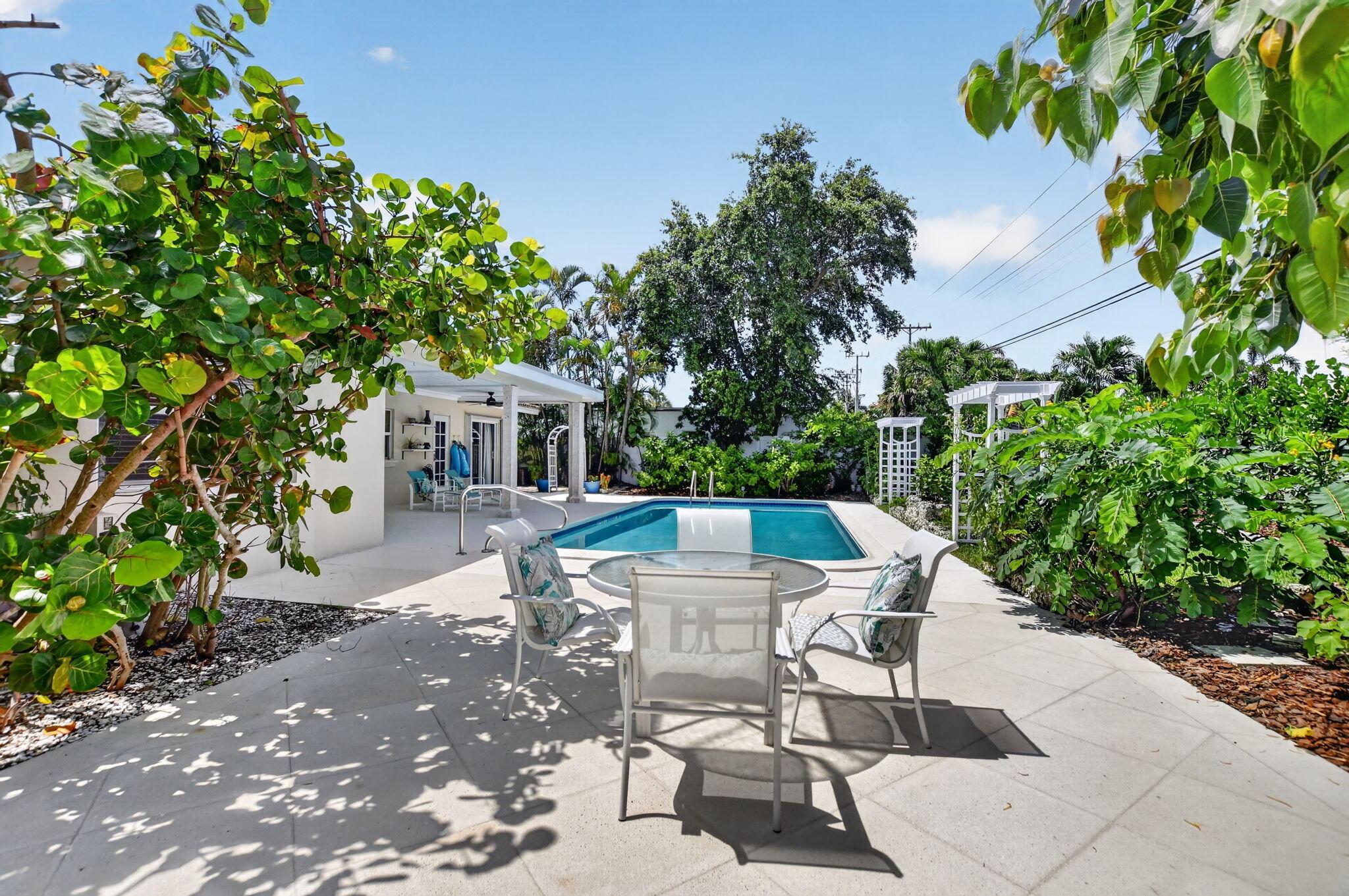 BOCA RATON SQUARE - Residential