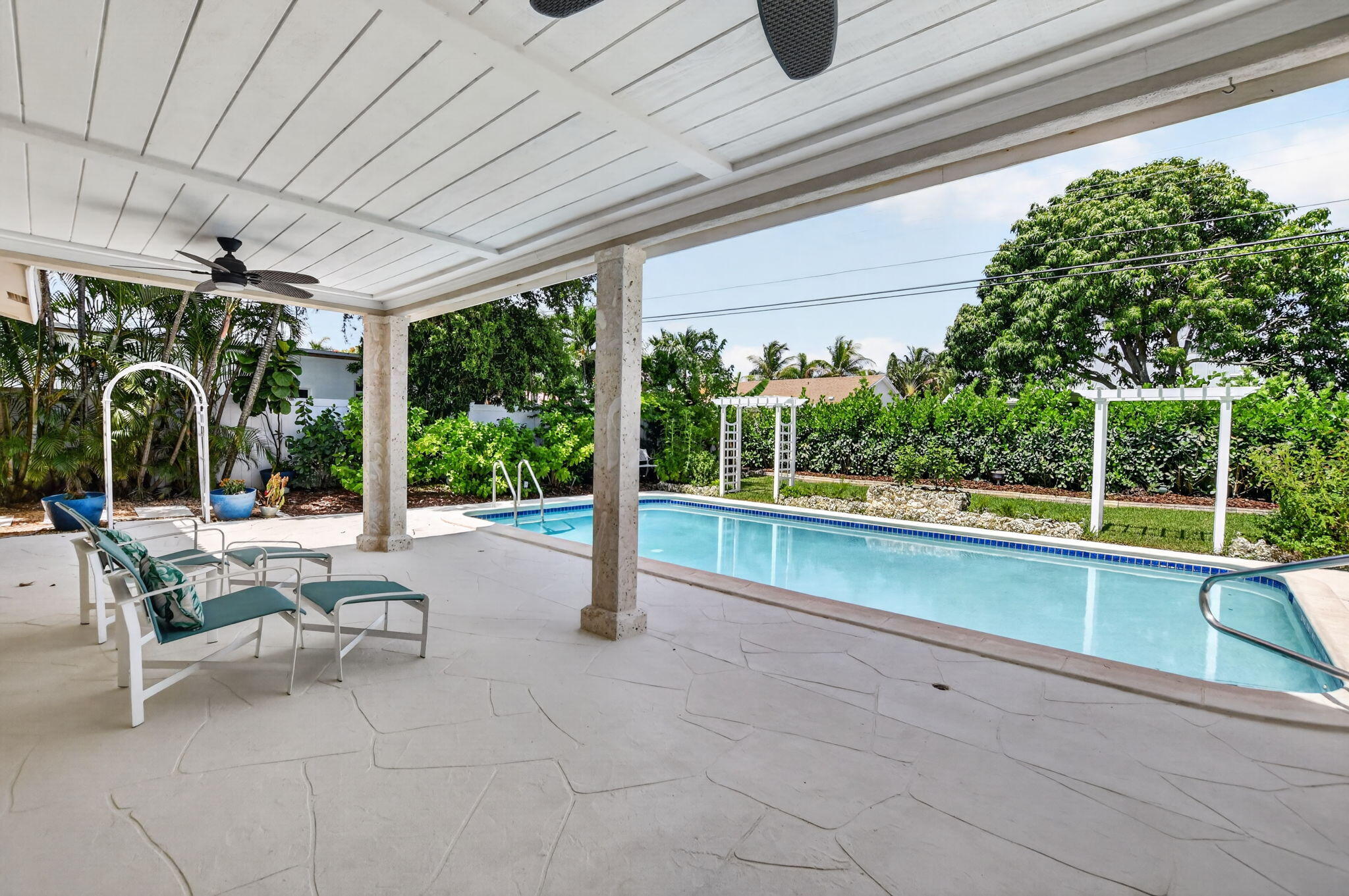 BOCA RATON SQUARE - Residential