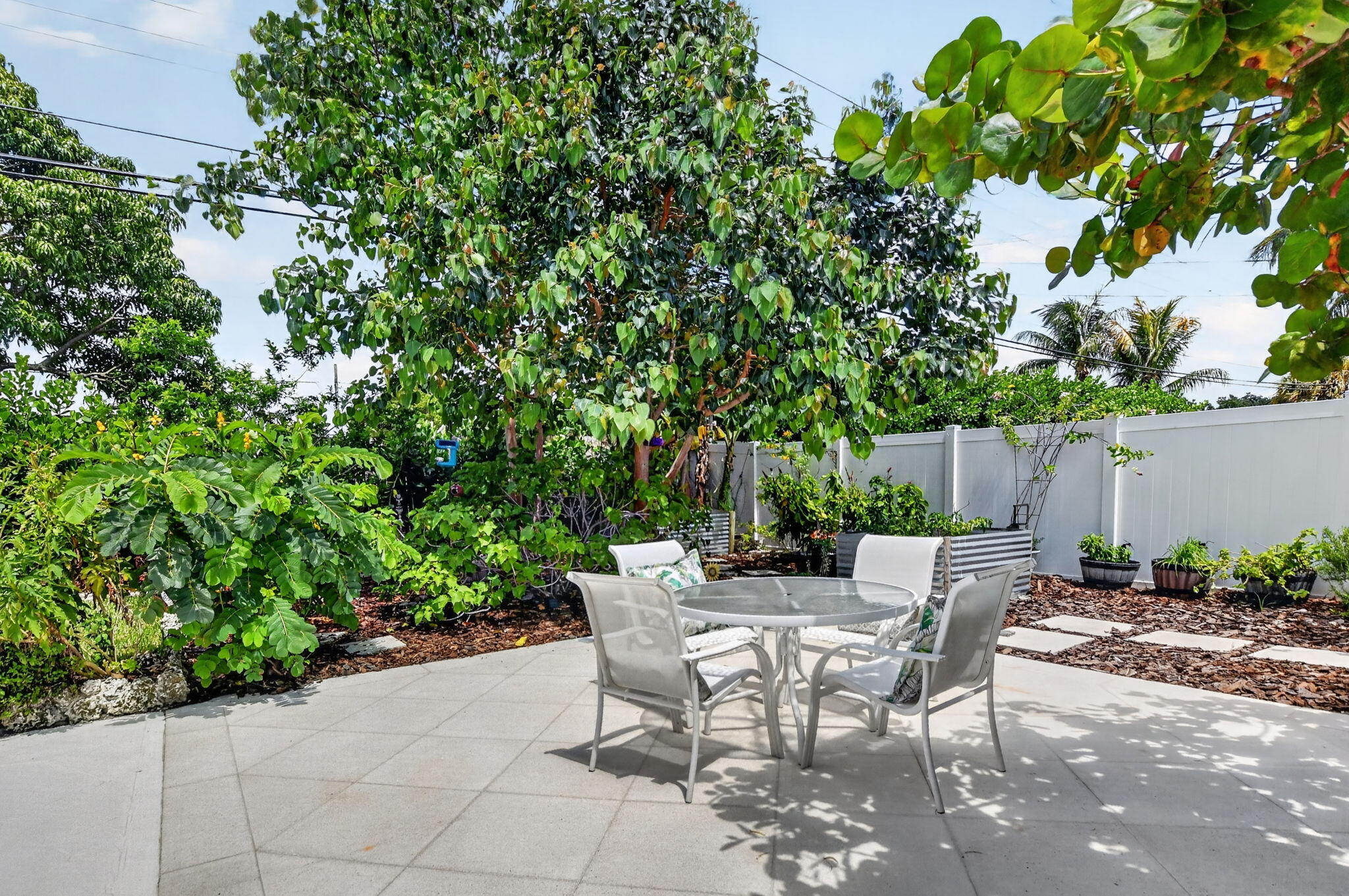 BOCA RATON SQUARE - Residential