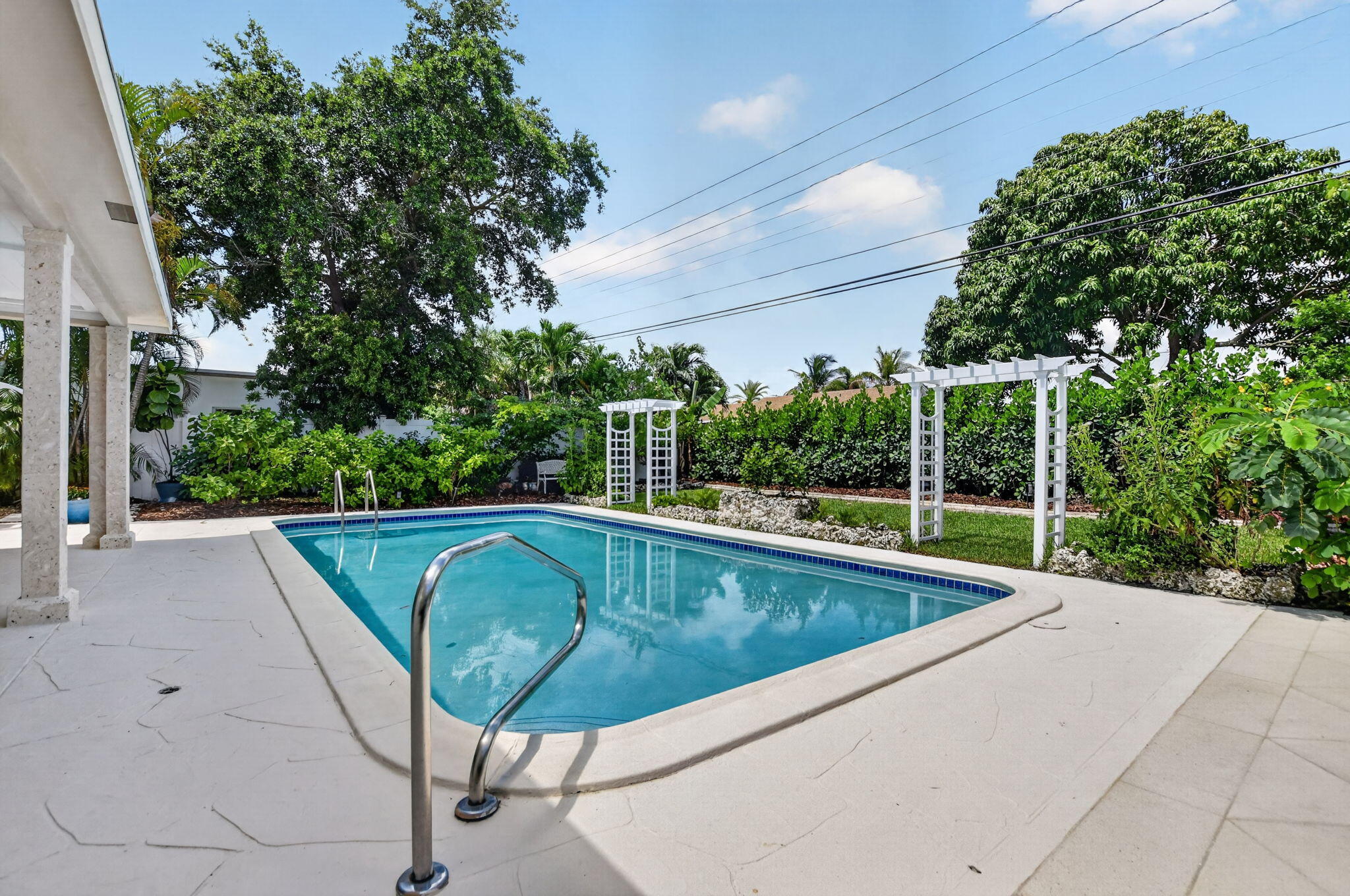 BOCA RATON SQUARE - Residential