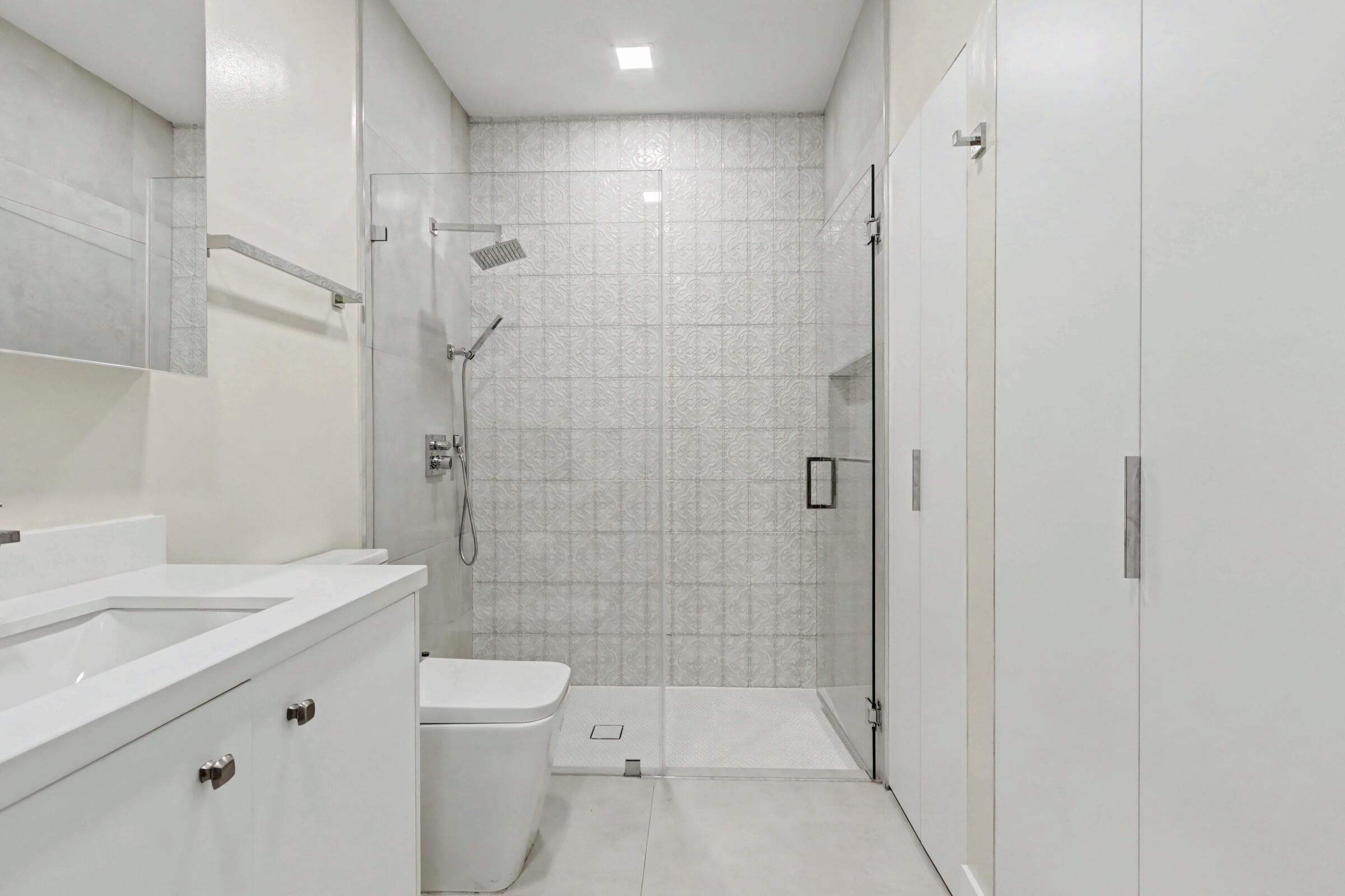 WEST LAKE VILLAGE PLAT - Residential Lease