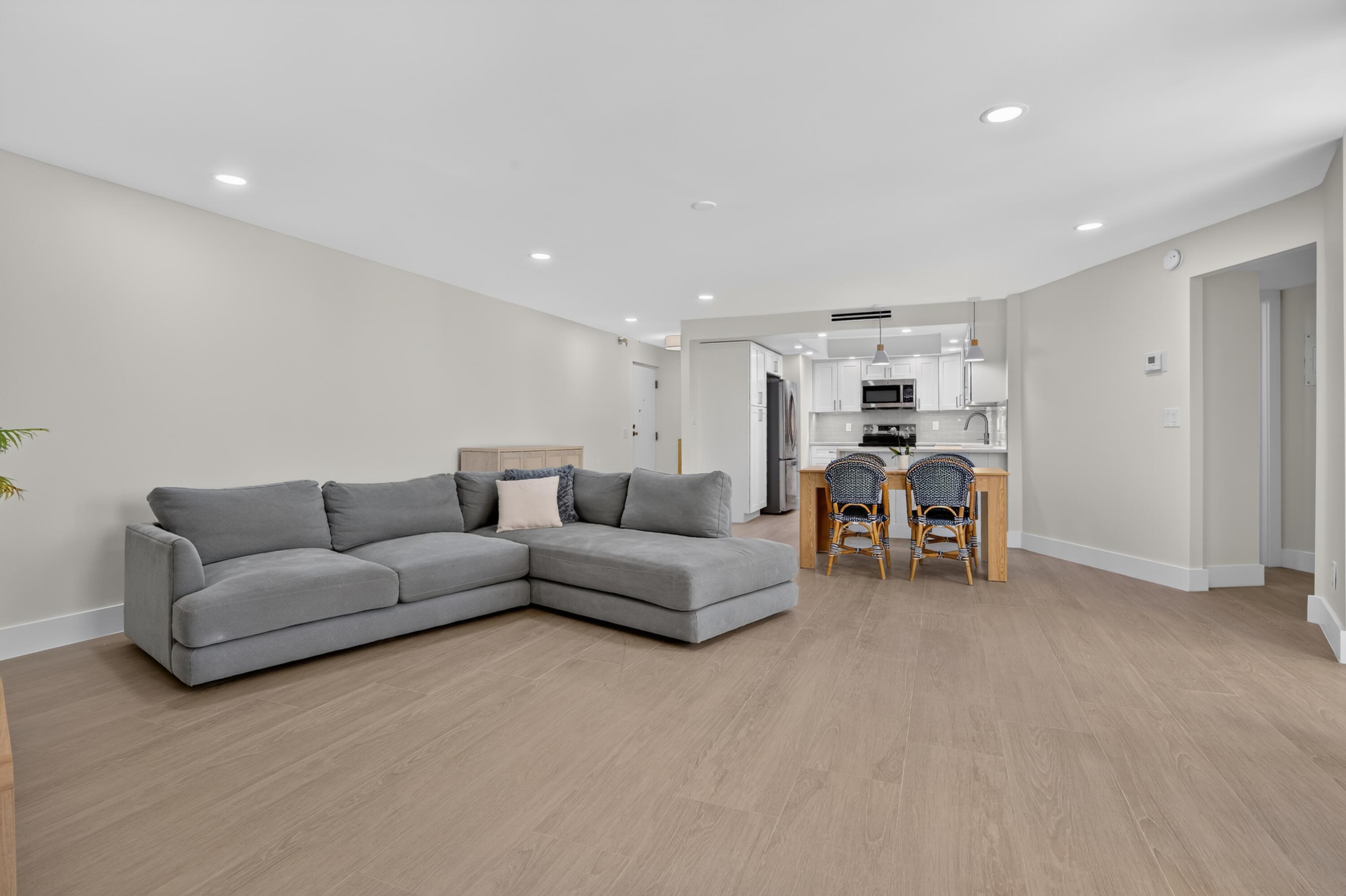 Phoenix Towers Condo No 1 - Residential