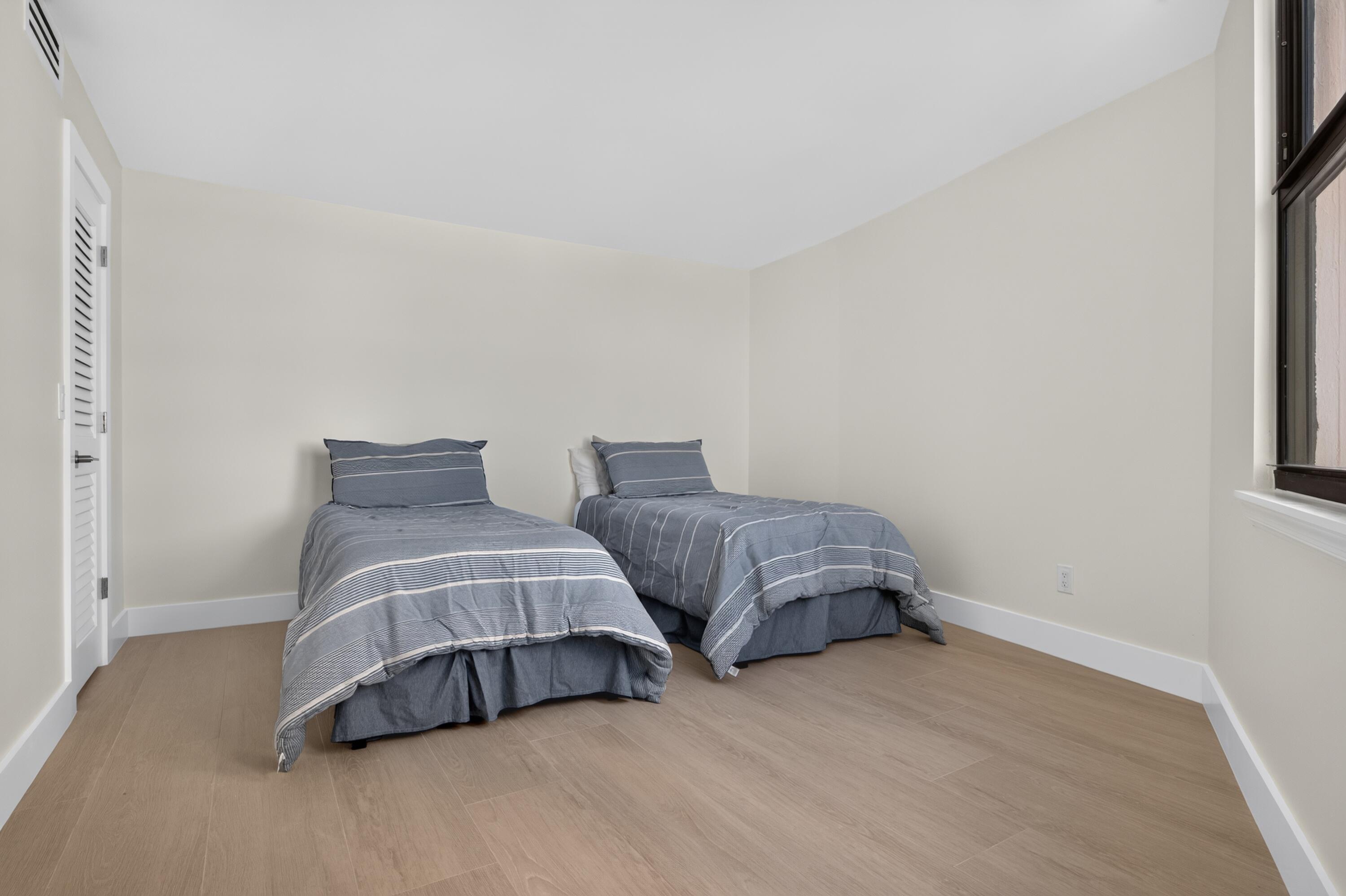 Phoenix Towers Condo No 1 - Residential