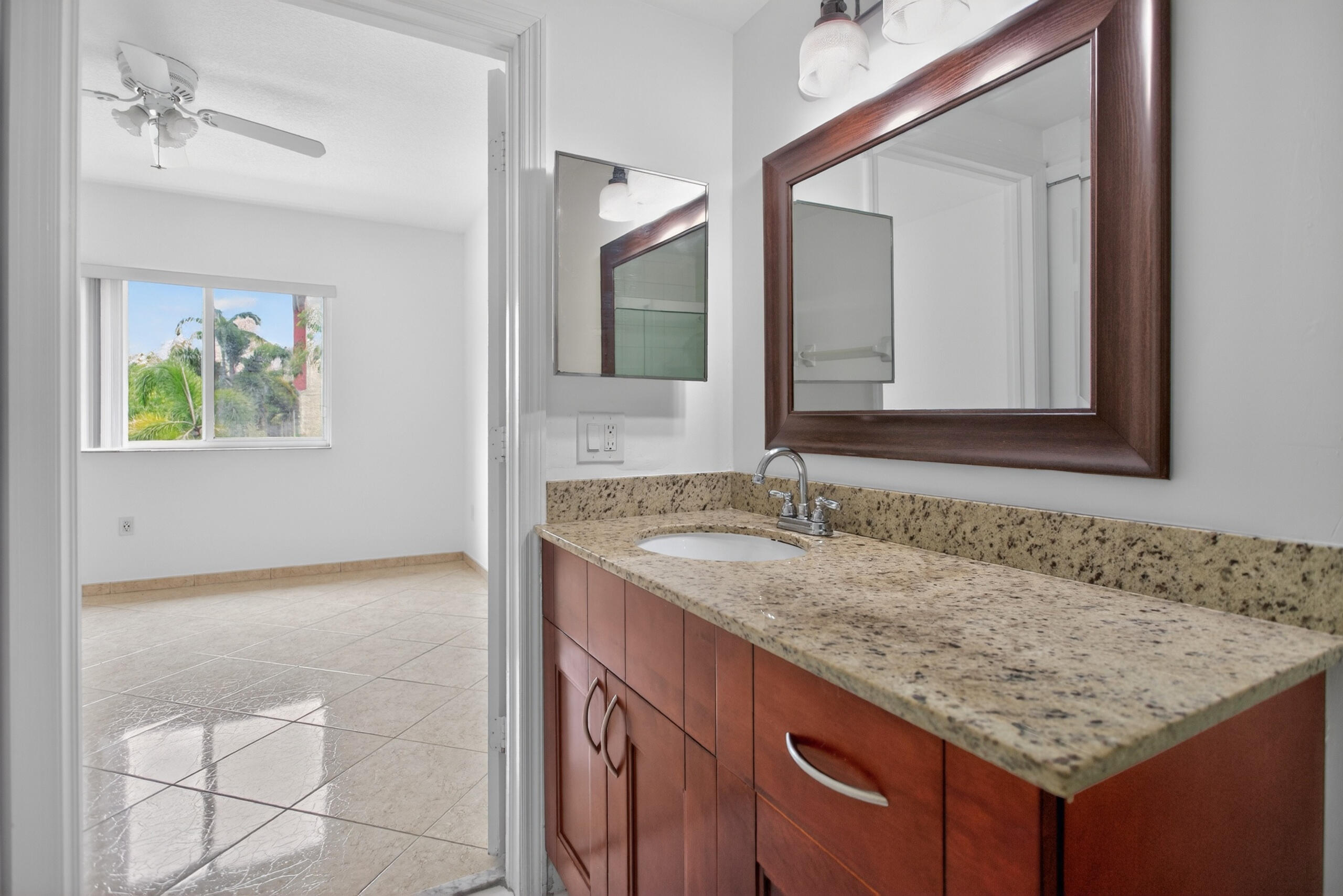 UNIVERSITY PARC RESIDENCES CONDO - Residential Lease