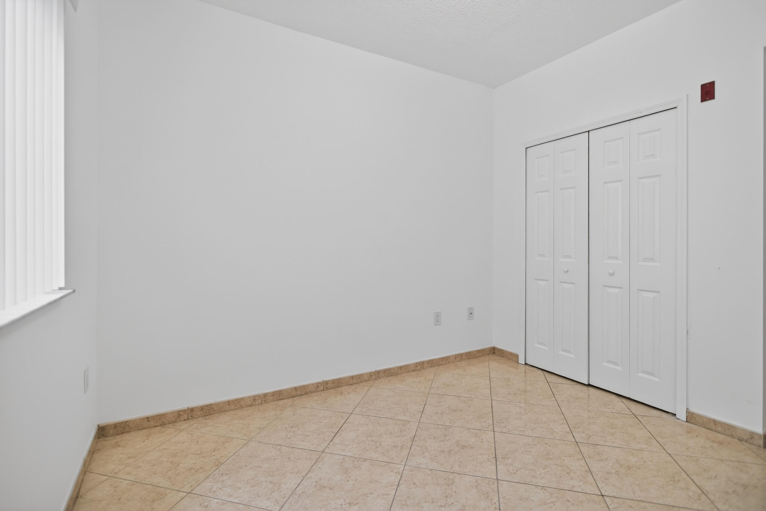 UNIVERSITY PARC RESIDENCES CONDO - Residential Lease