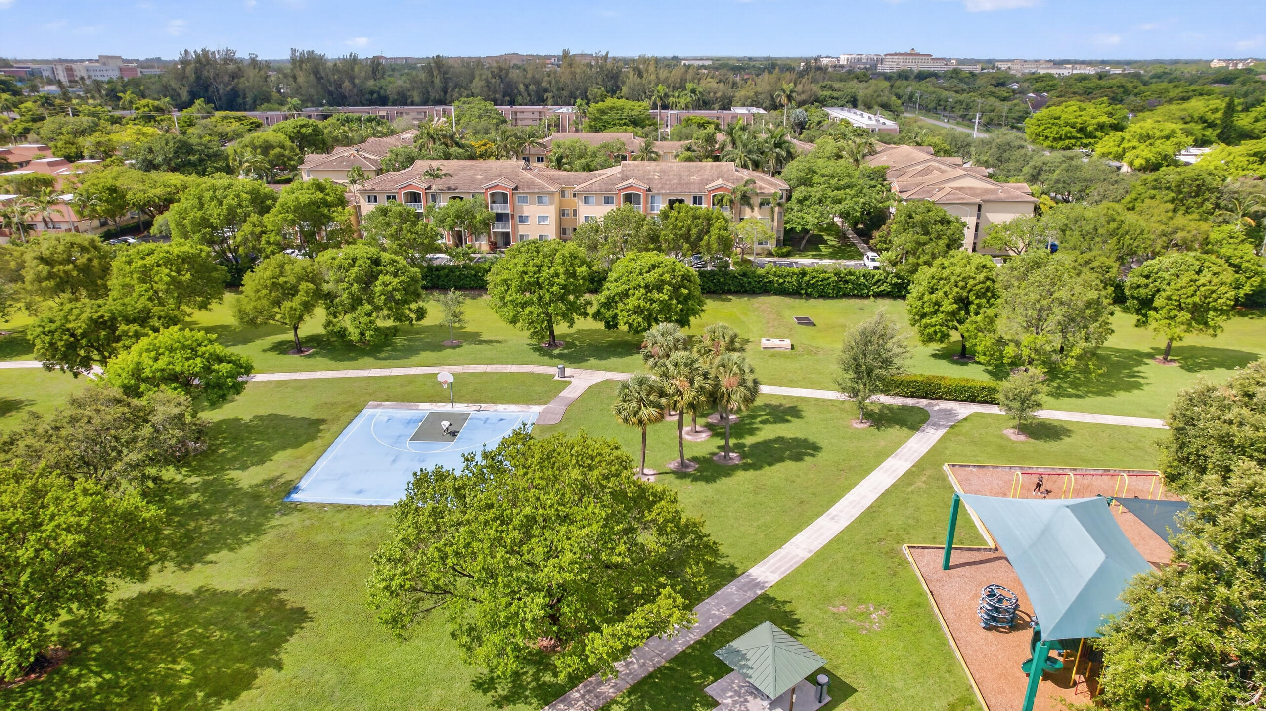 UNIVERSITY PARC RESIDENCES CONDO - Residential Lease