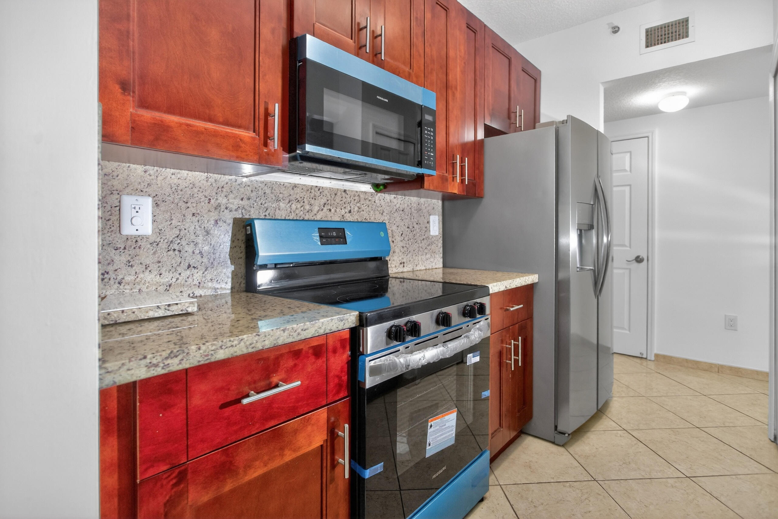 UNIVERSITY PARC RESIDENCES CONDO - Residential Lease