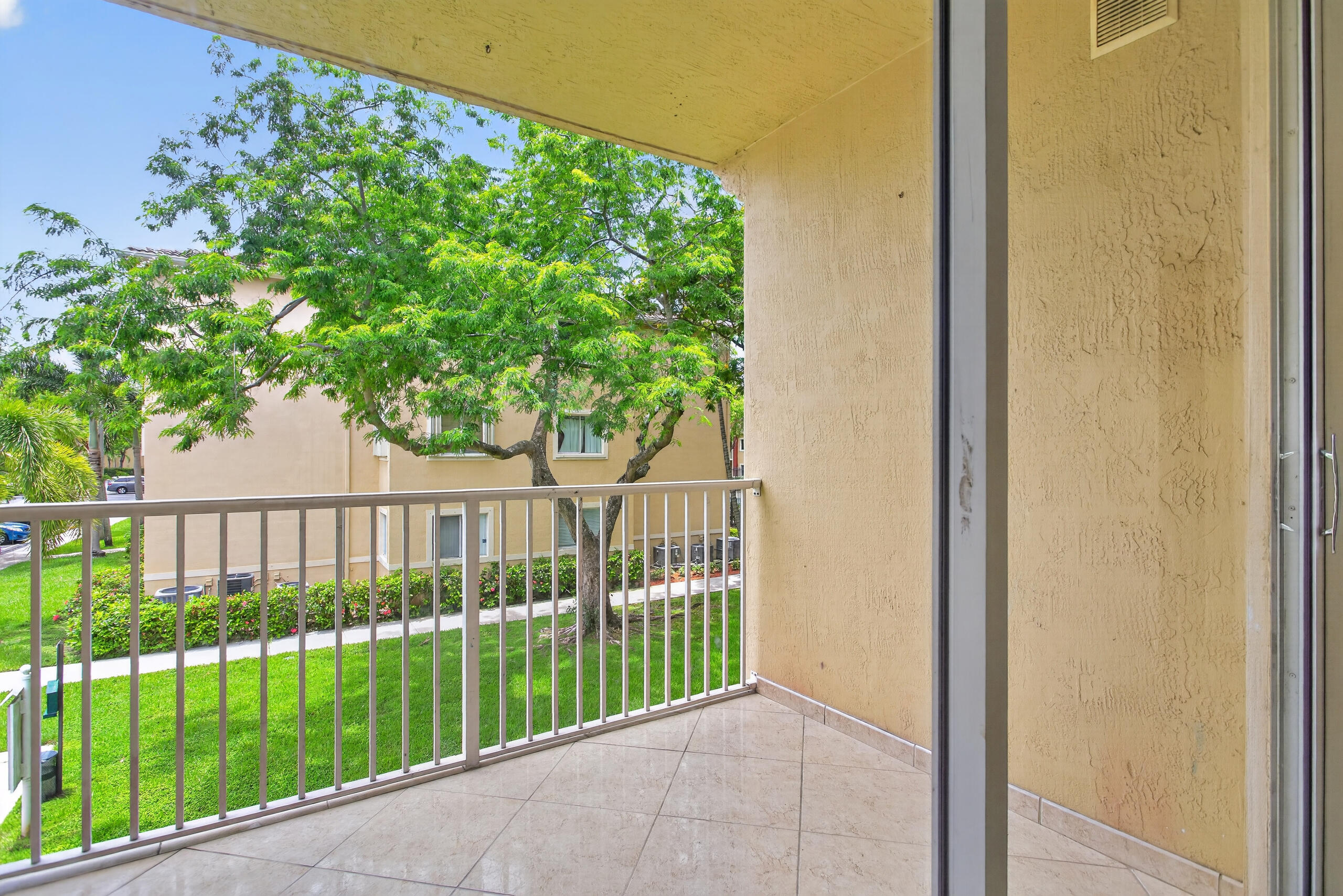 UNIVERSITY PARC RESIDENCES CONDO - Residential Lease