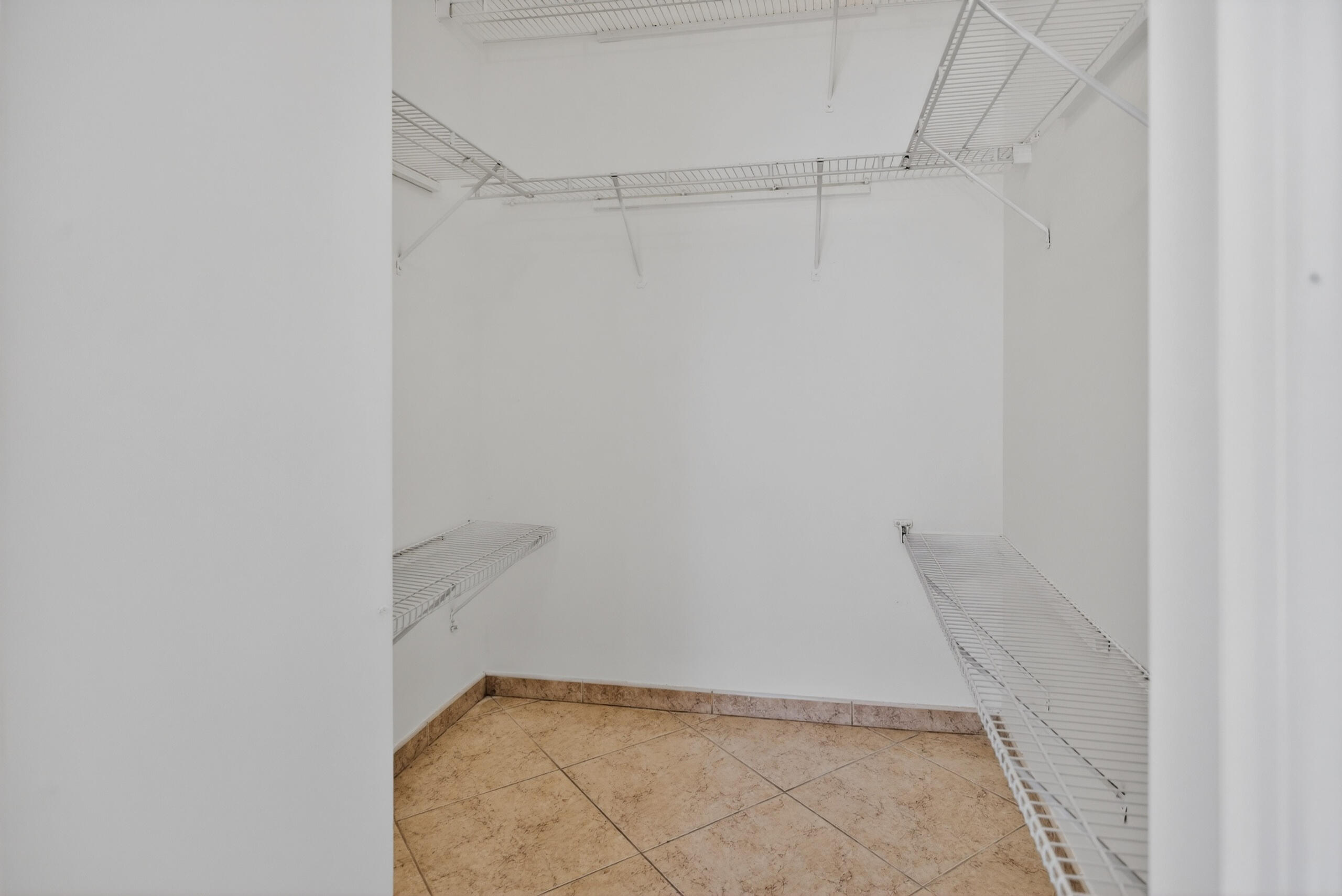 UNIVERSITY PARC RESIDENCES CONDO - Residential Lease