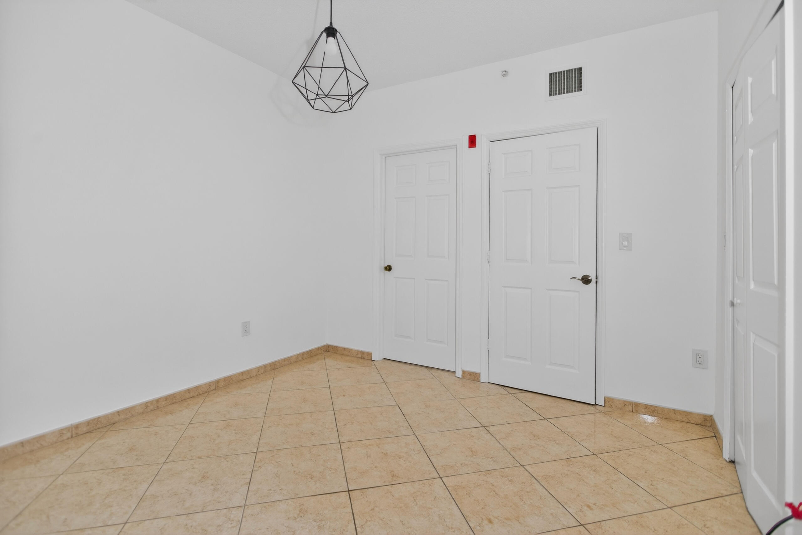 UNIVERSITY PARC RESIDENCES CONDO - Residential Lease