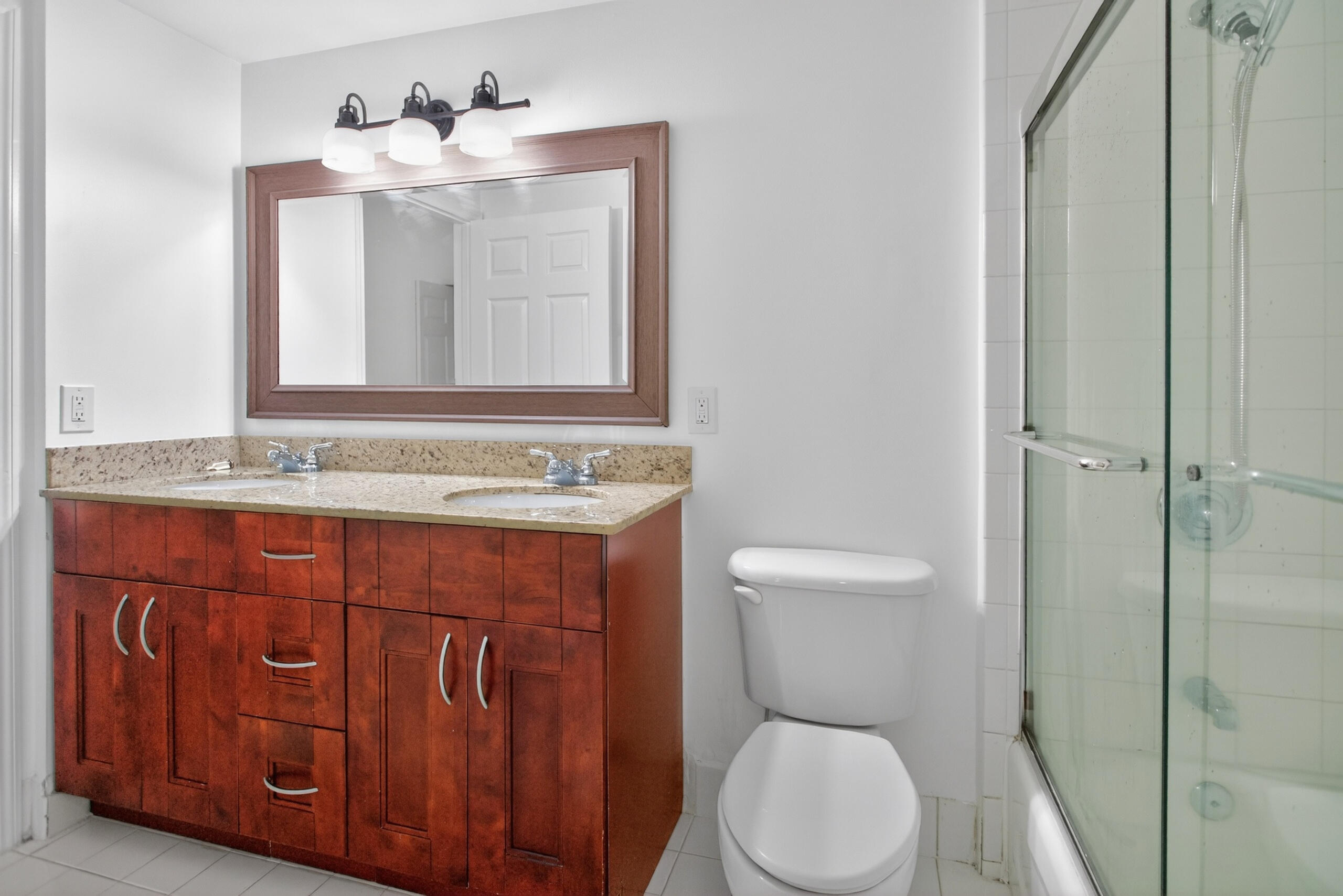 UNIVERSITY PARC RESIDENCES CONDO - Residential Lease