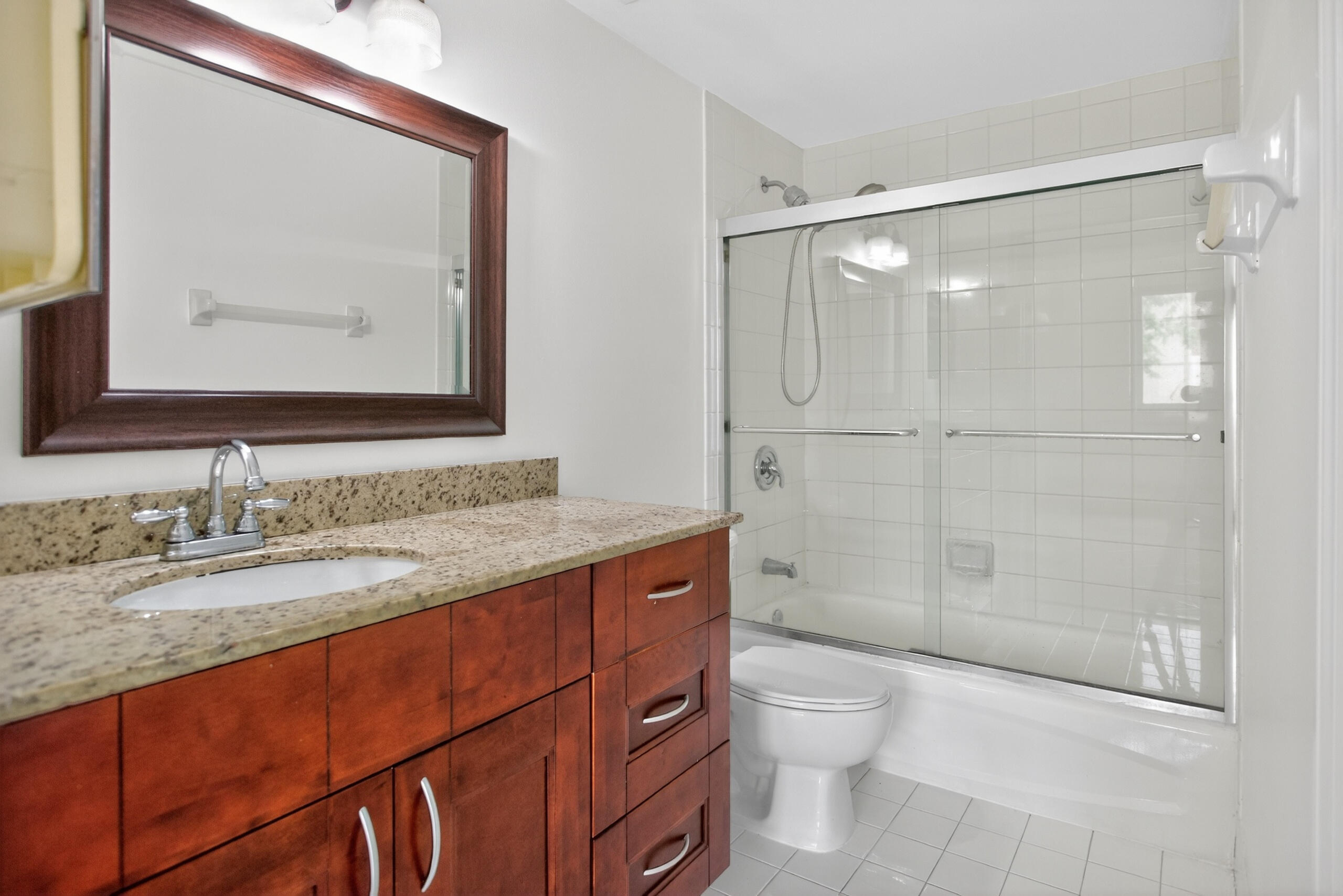 UNIVERSITY PARC RESIDENCES CONDO - Residential Lease