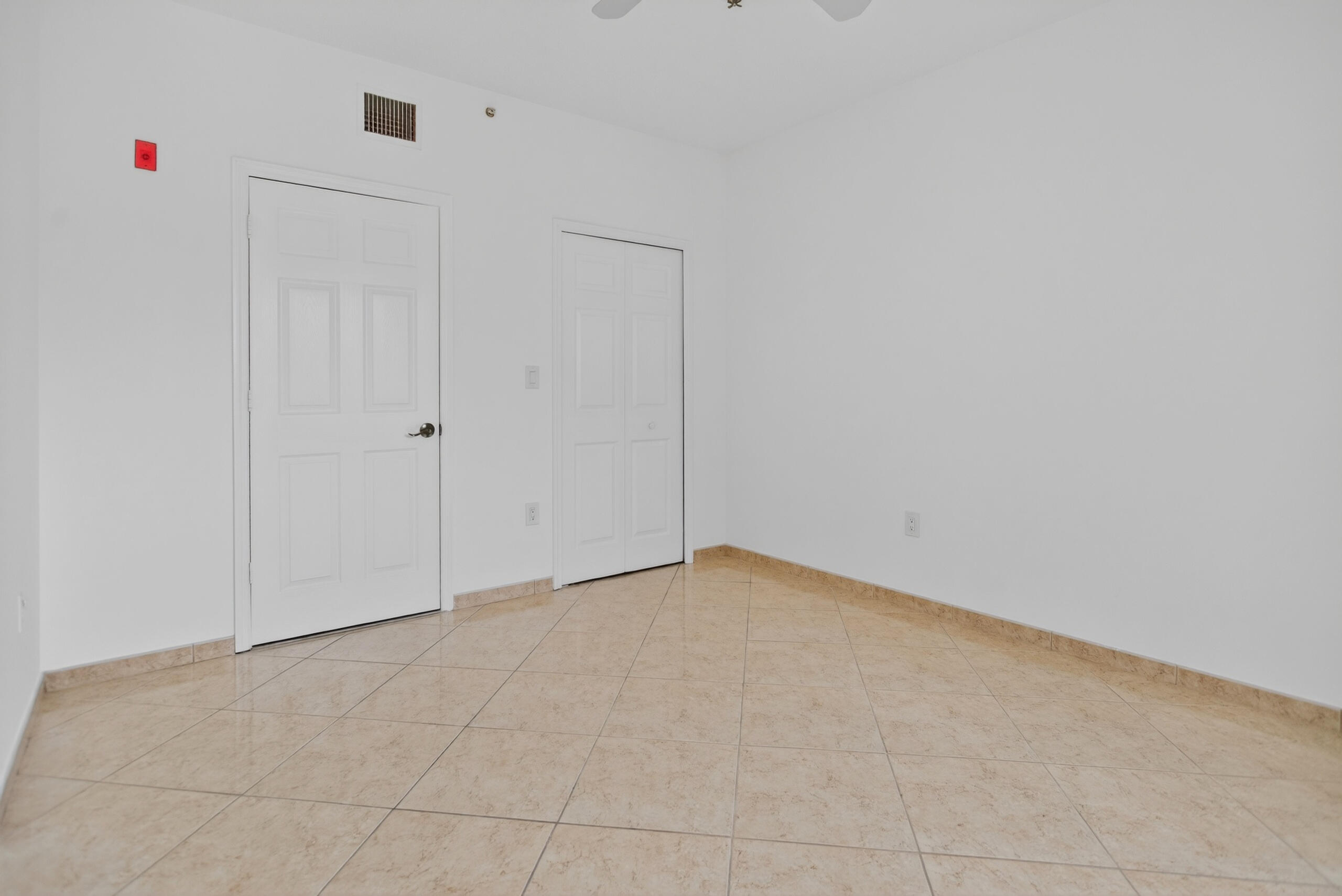 UNIVERSITY PARC RESIDENCES CONDO - Residential Lease