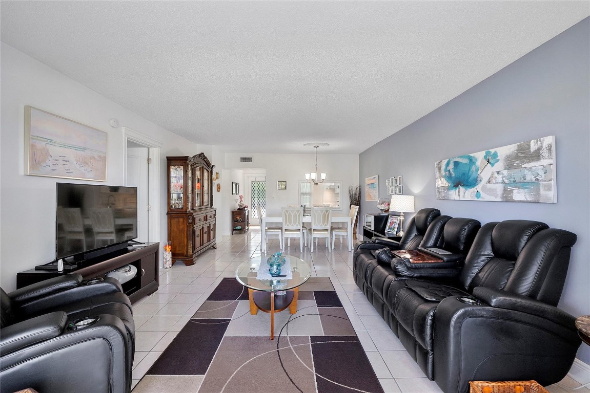 ORIOLE GOLF & TENNIS CLUB - Residential