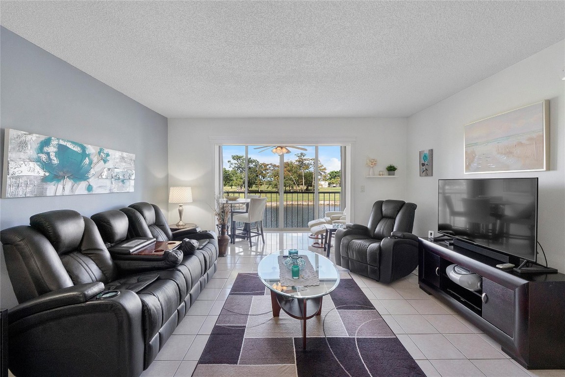 ORIOLE GOLF & TENNIS CLUB - Residential