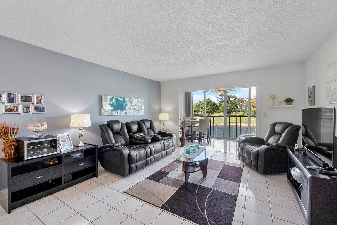 ORIOLE GOLF & TENNIS CLUB - Residential