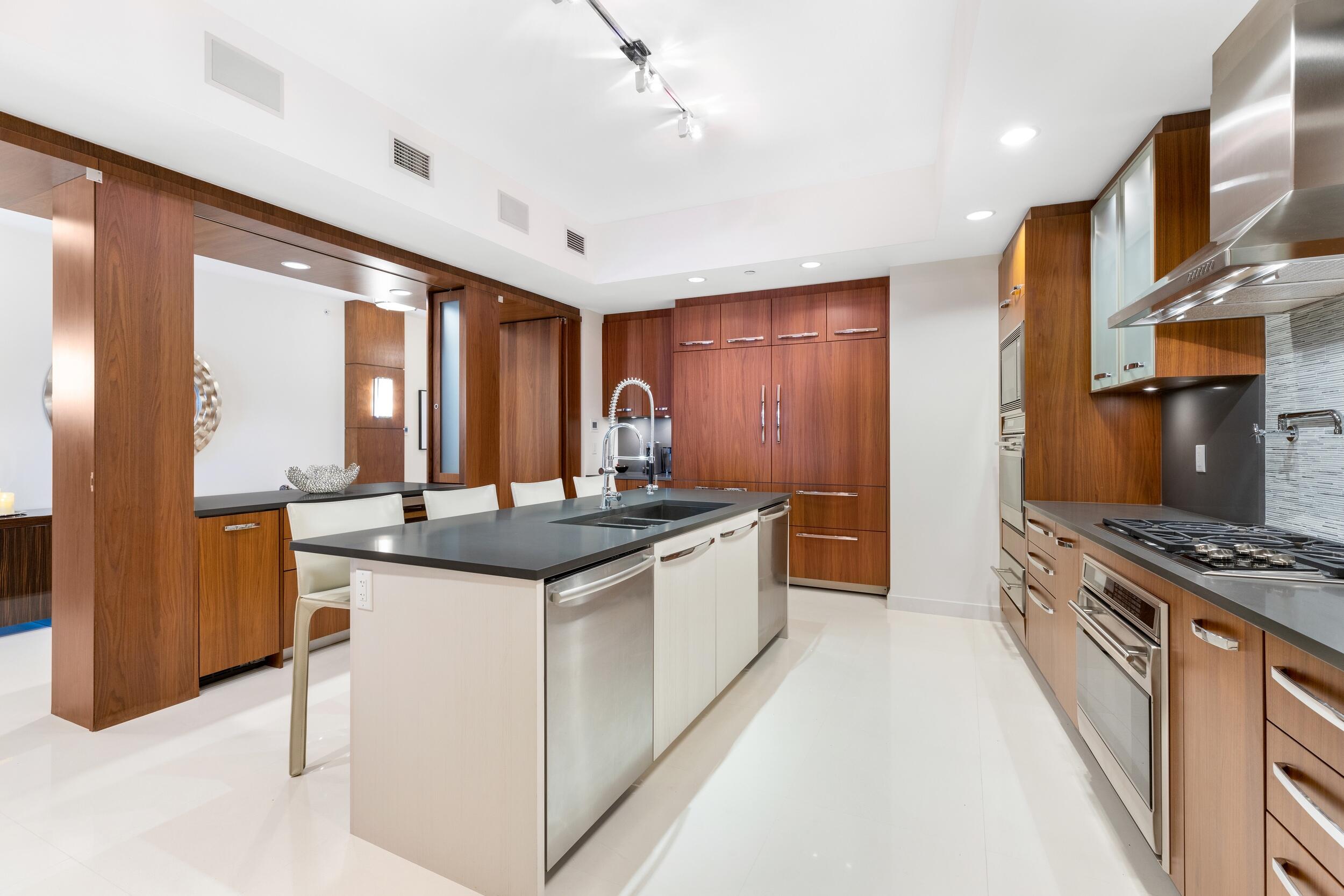ONE THOUSAND OCEAN - Residential