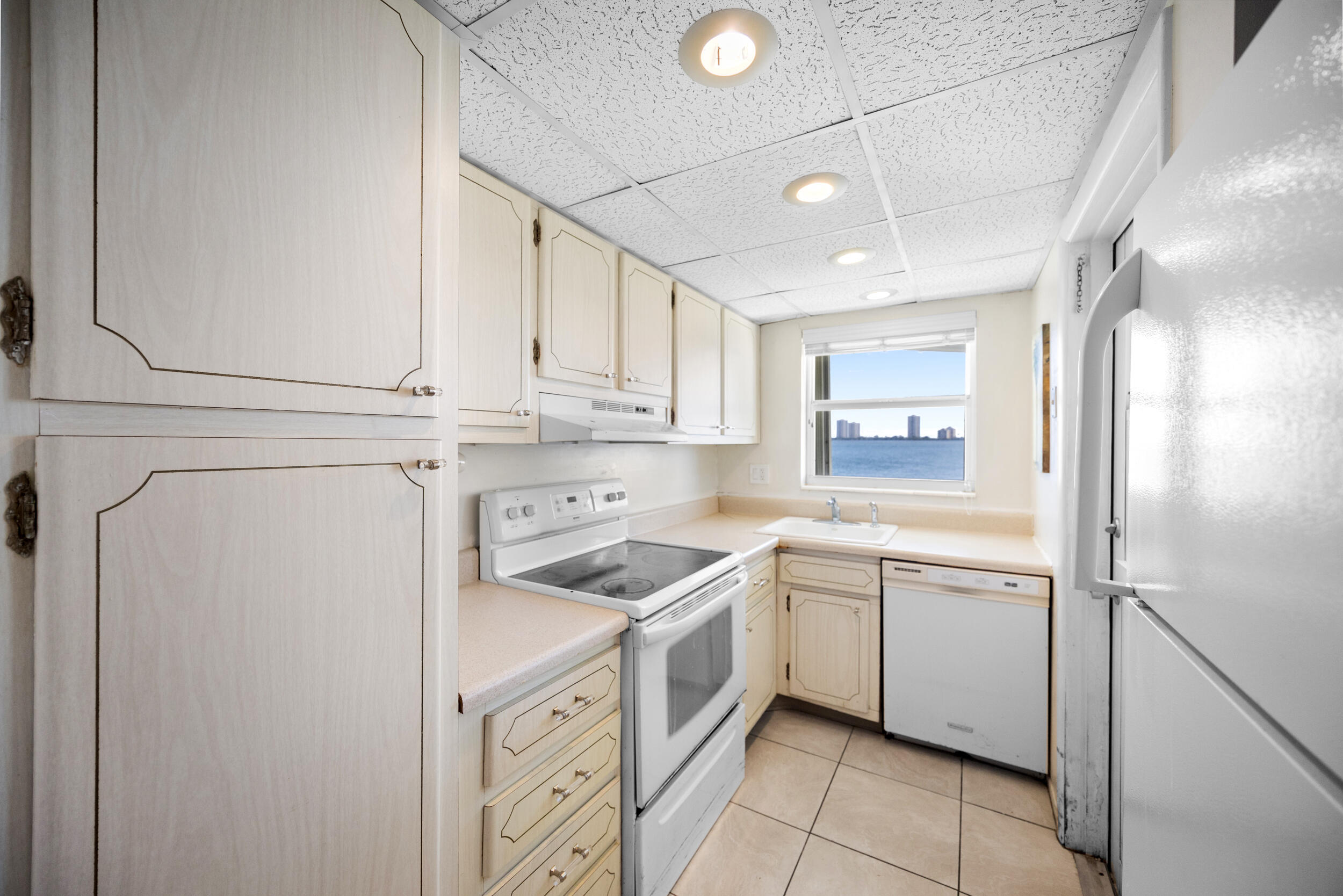 SHORE CLUB APTS A INC - Residential