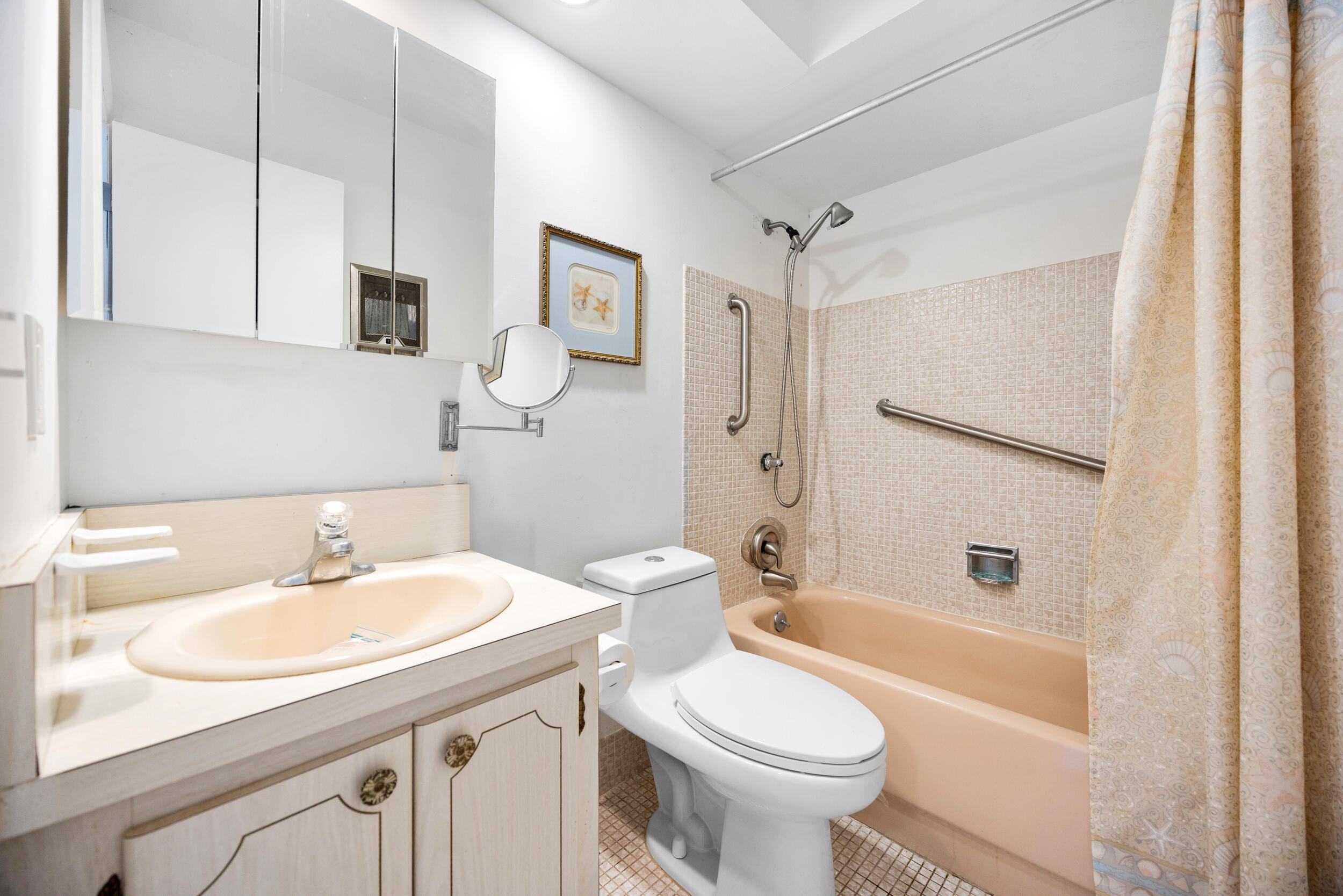 SHORE CLUB APTS A INC - Residential