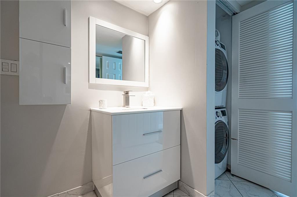 Regency Tower - Residential
