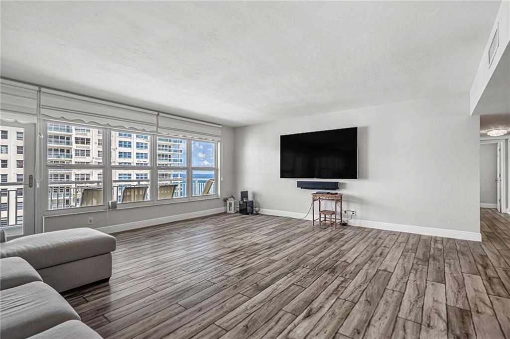 Regency Tower - Residential