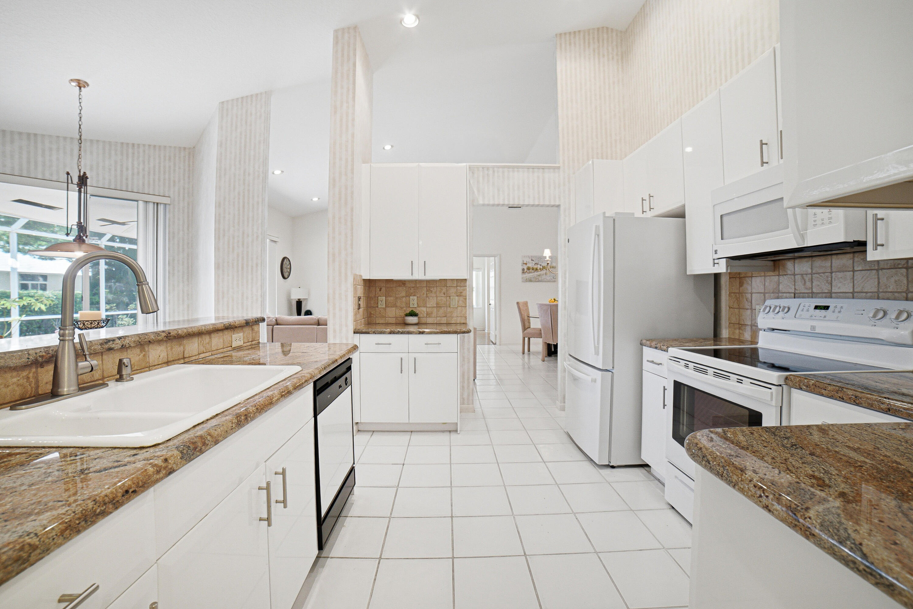 Valencia Shores - Residential