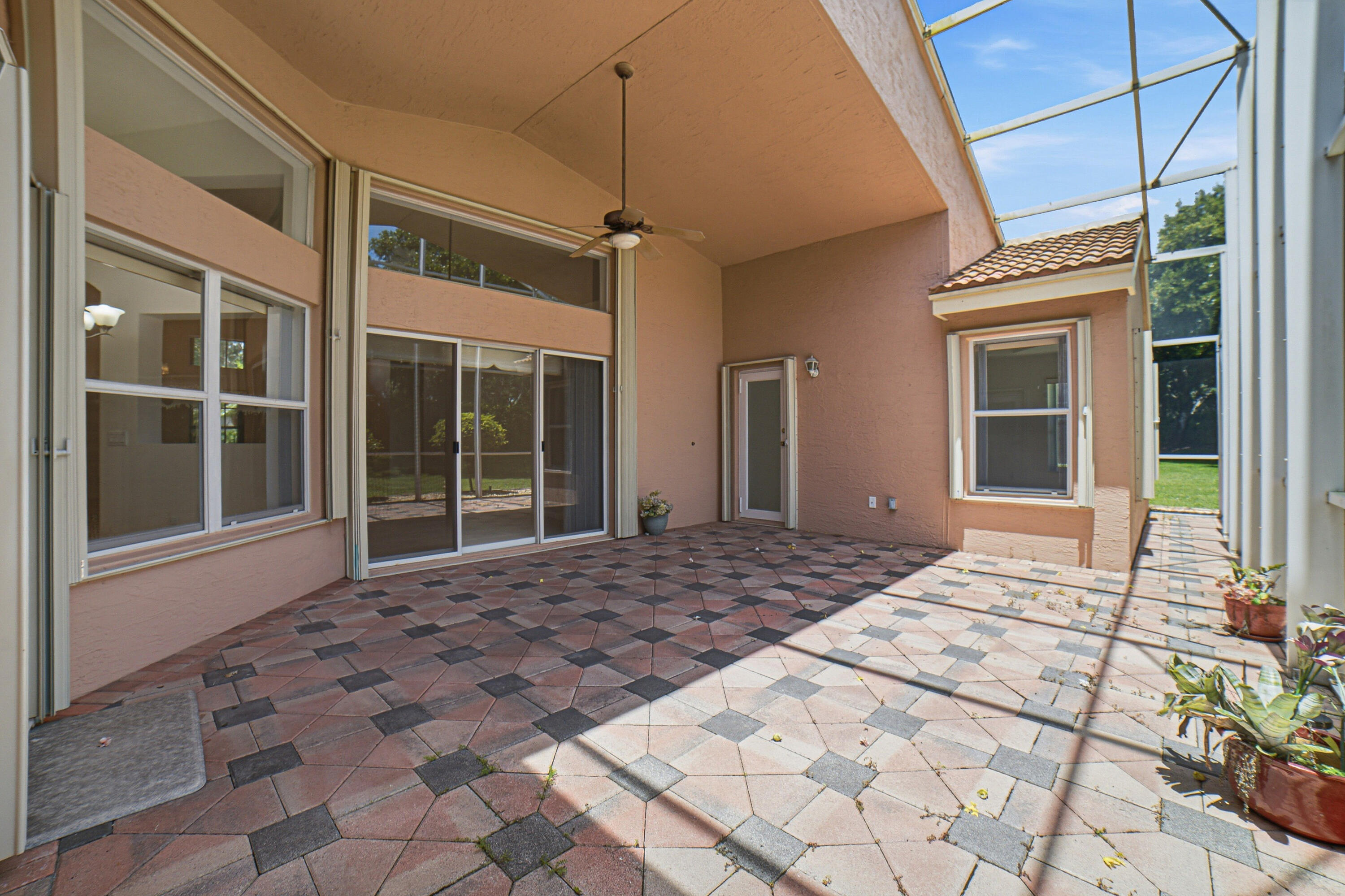Valencia Shores - Residential