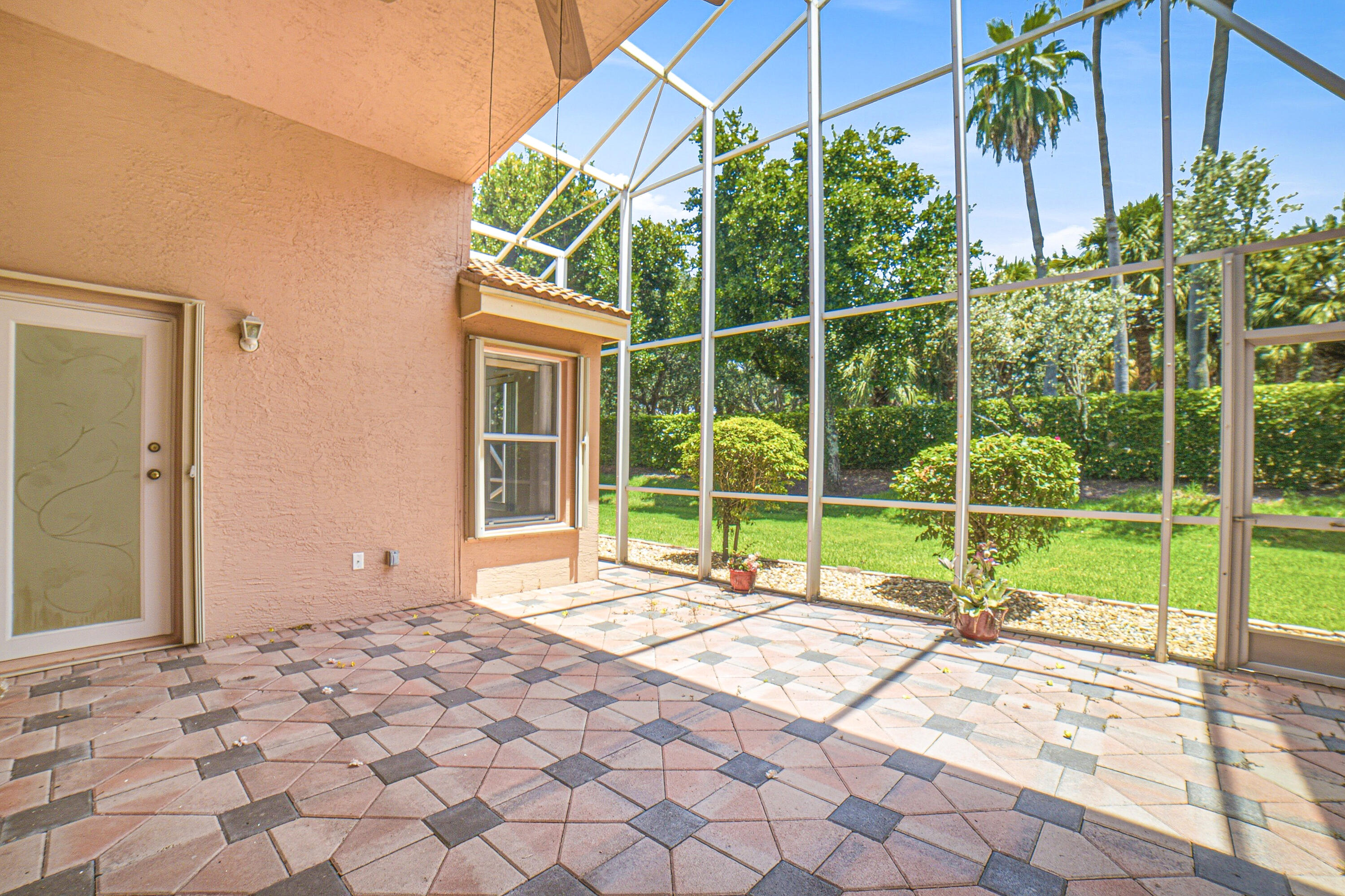 Valencia Shores - Residential