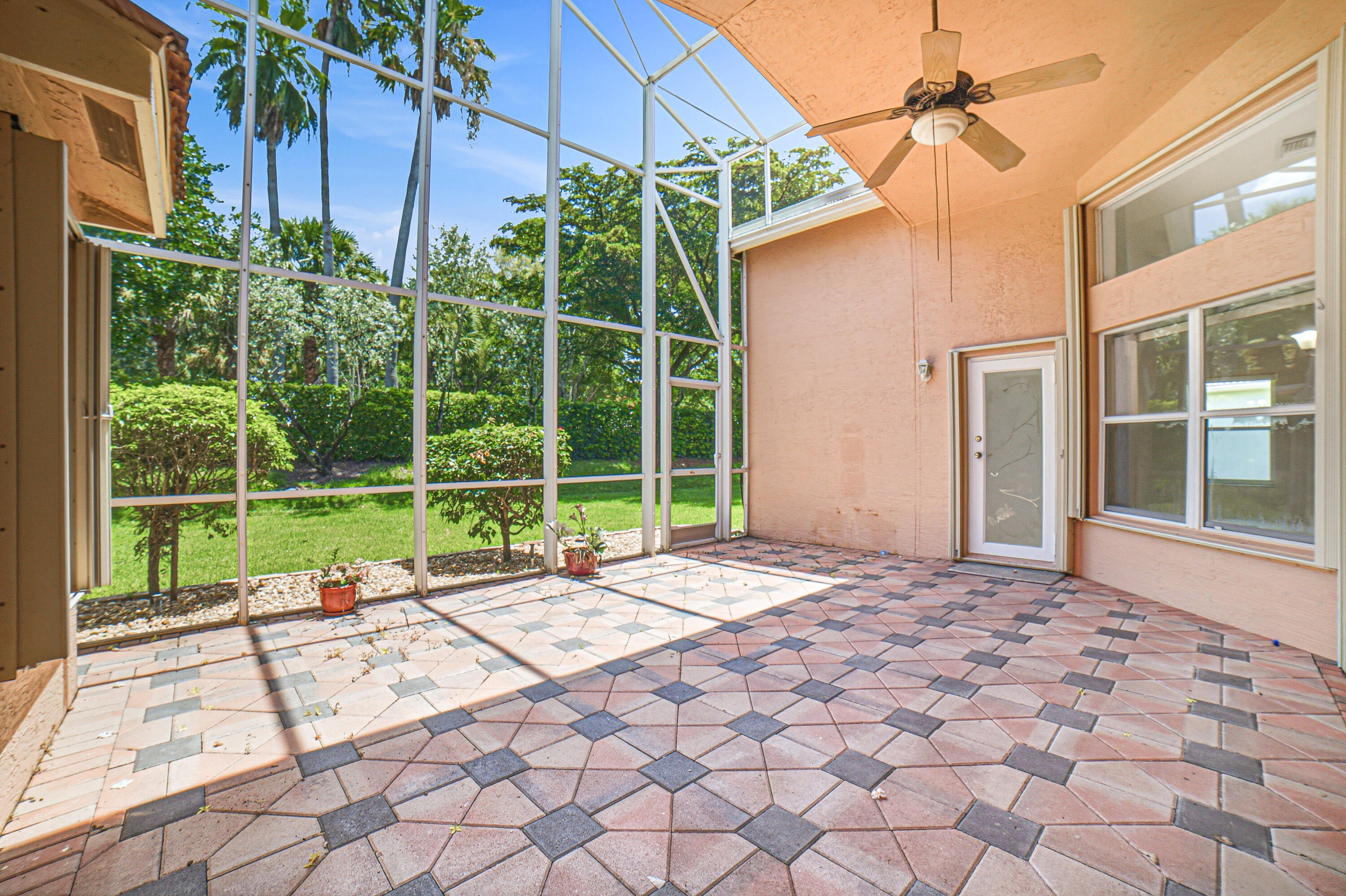 Valencia Shores - Residential