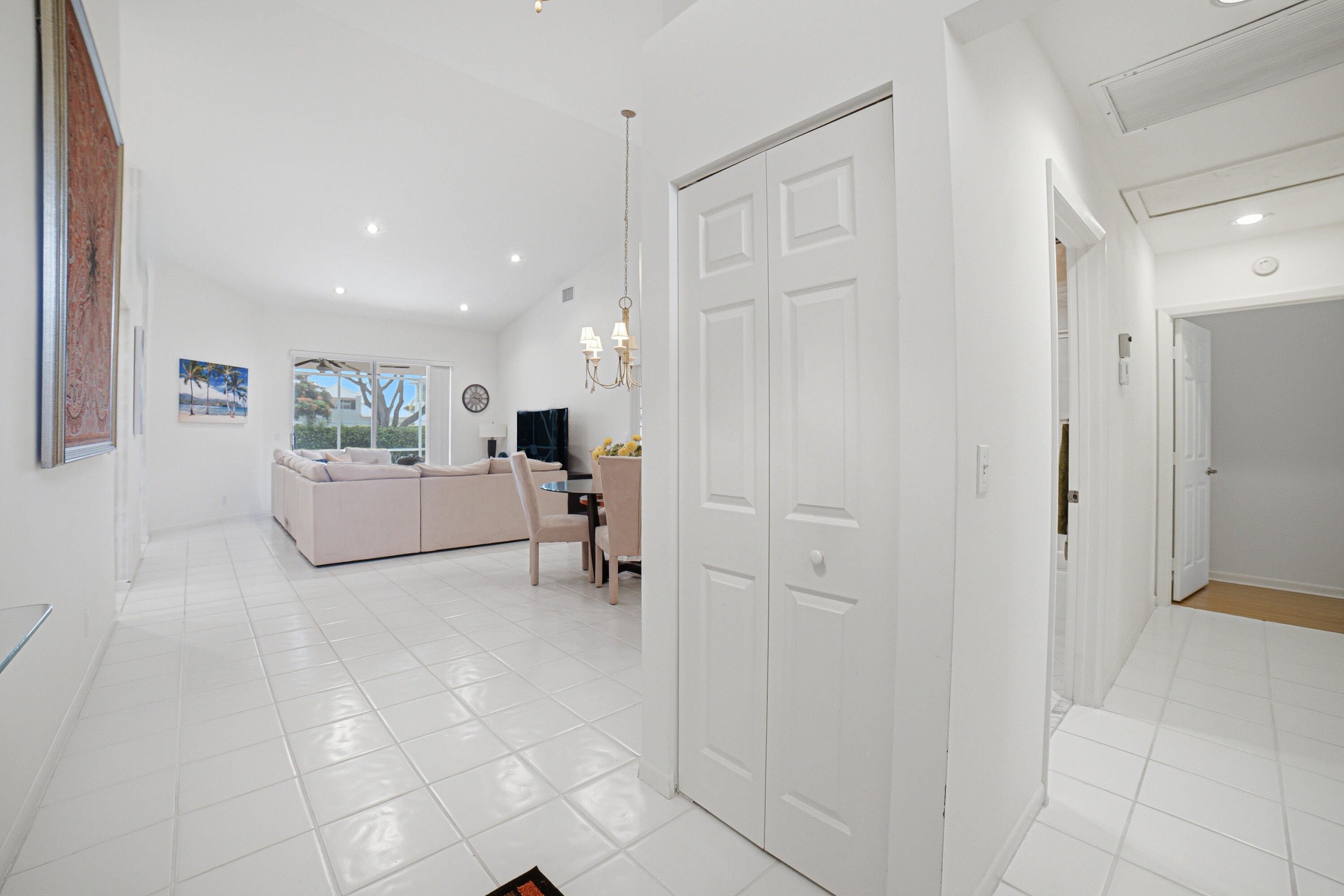 Valencia Shores - Residential