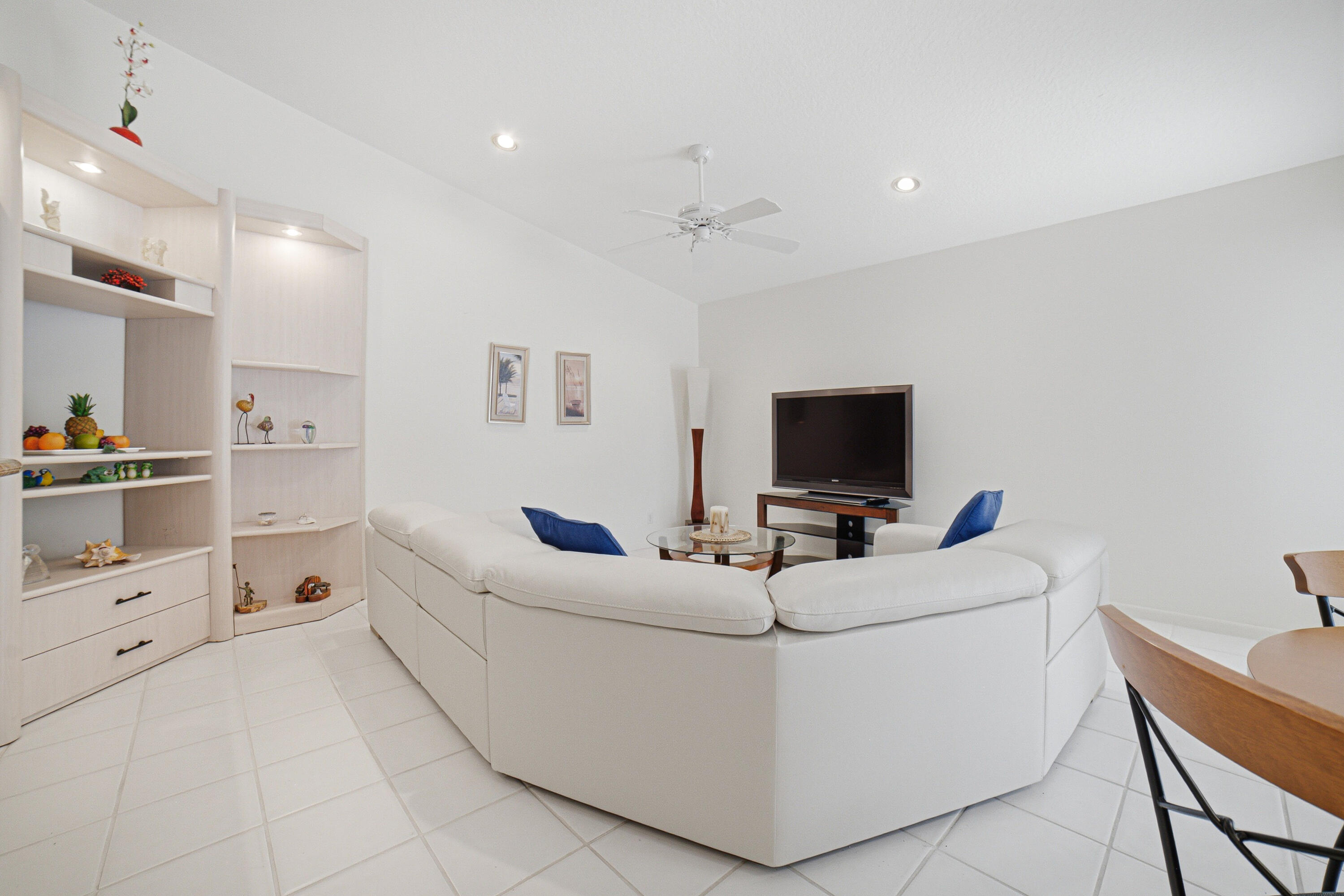 Valencia Shores - Residential