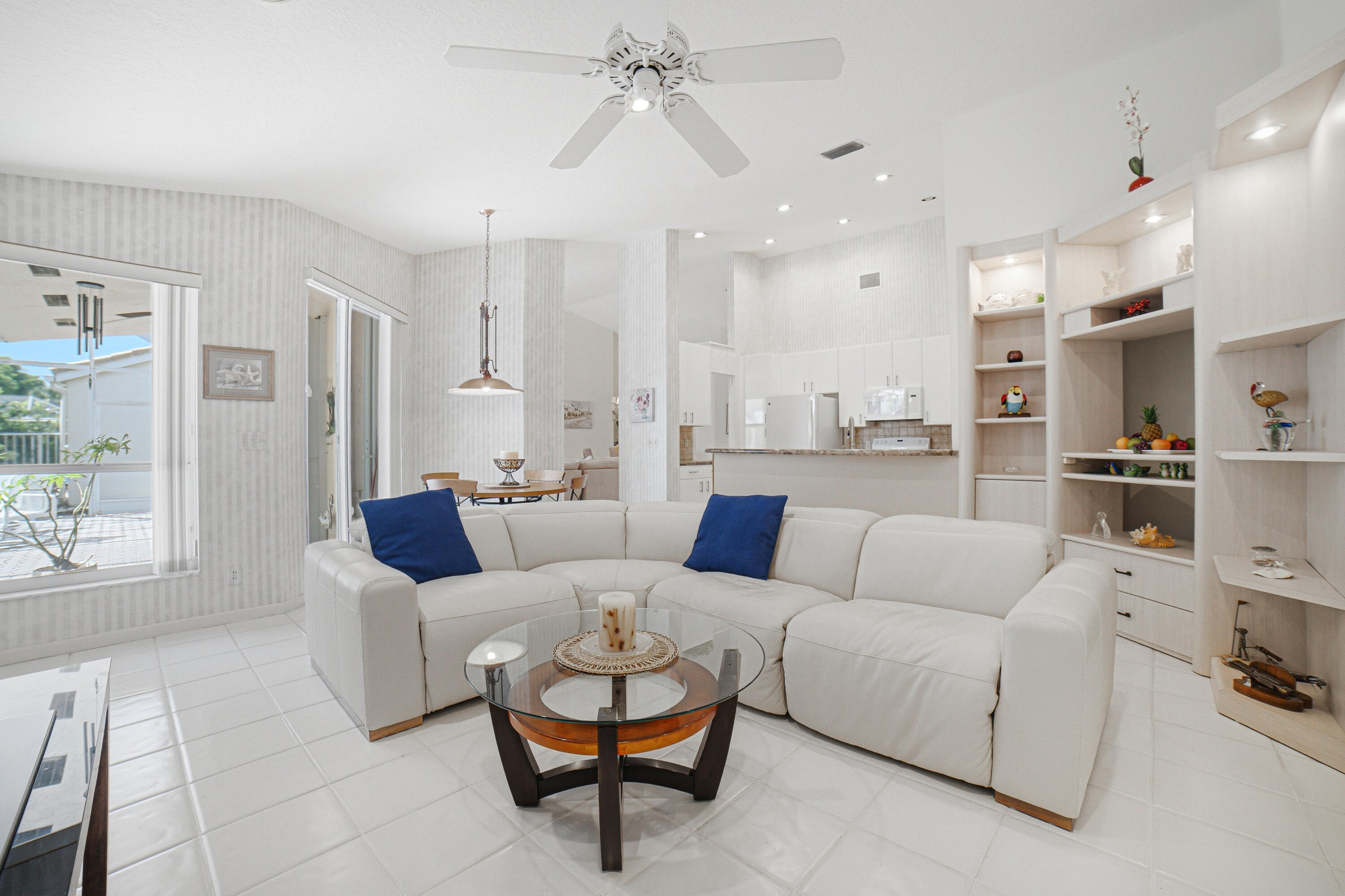 Valencia Shores - Residential